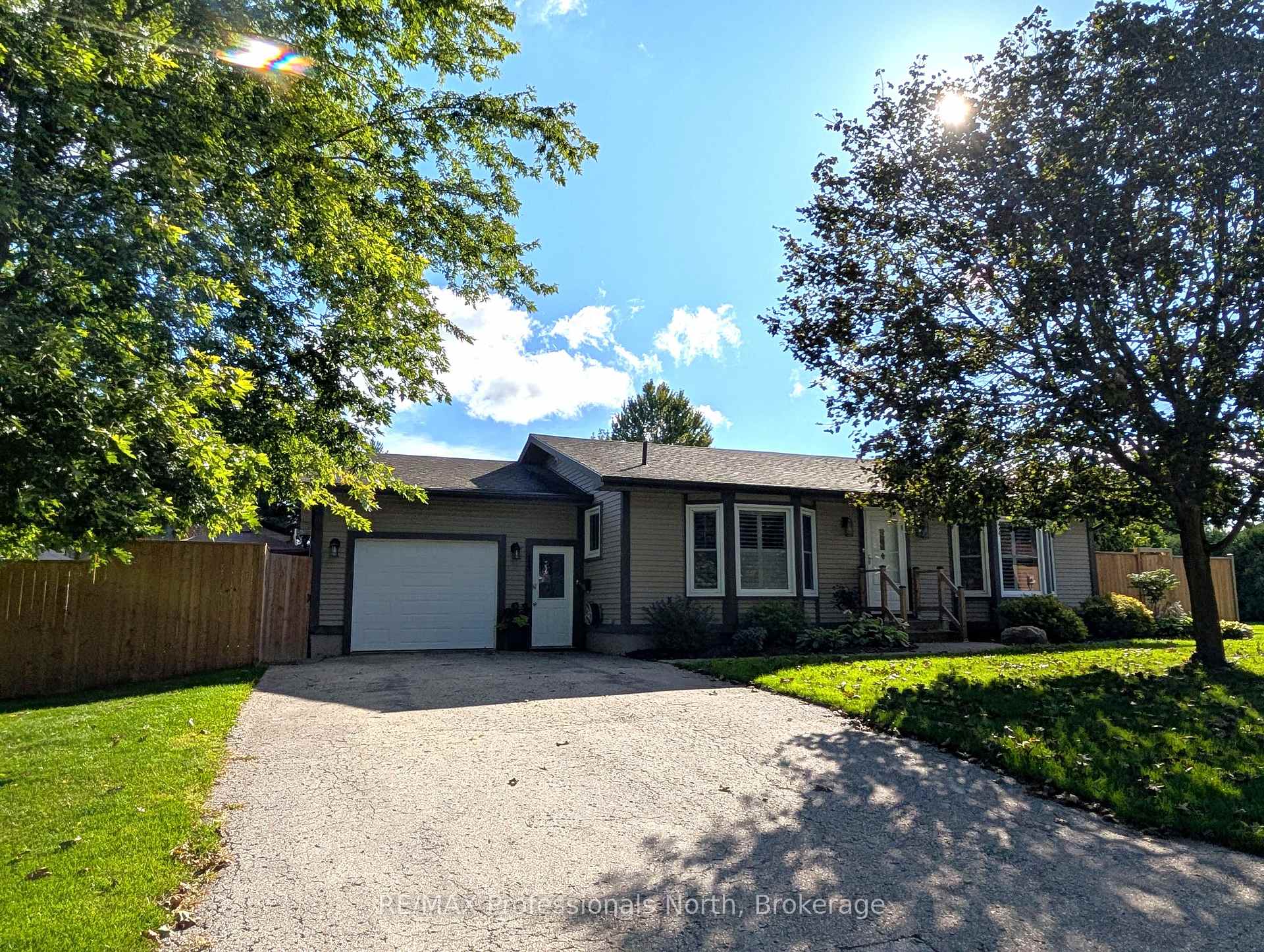 Photo 4 of 147 15th Ave Close, Hanover — HOMEH