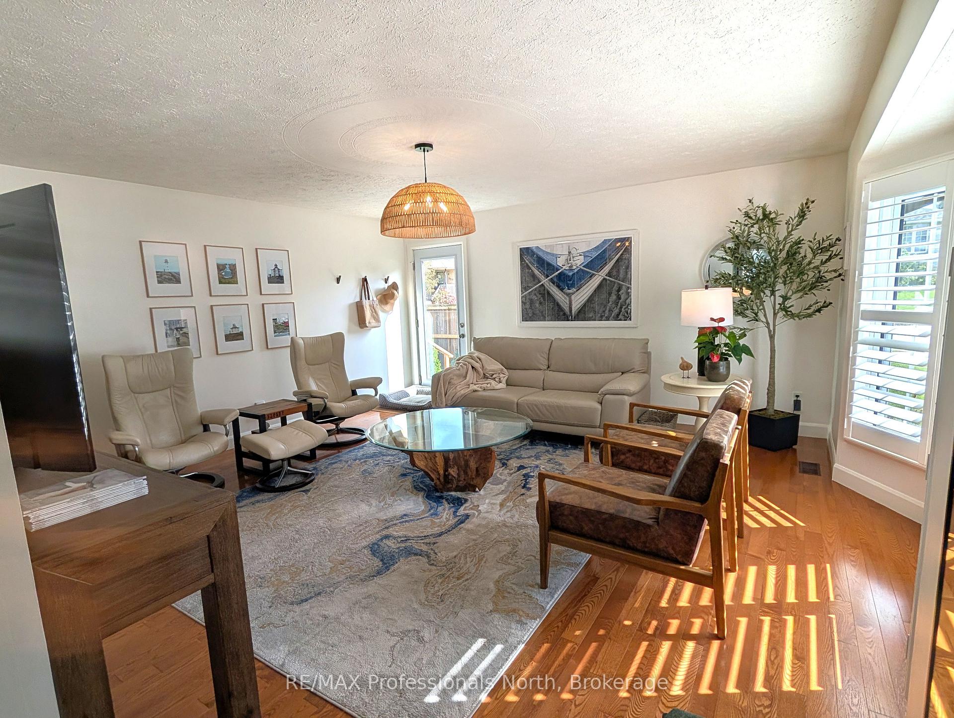 Photo 12 of 147 15th Ave Close, Hanover — HOMEH