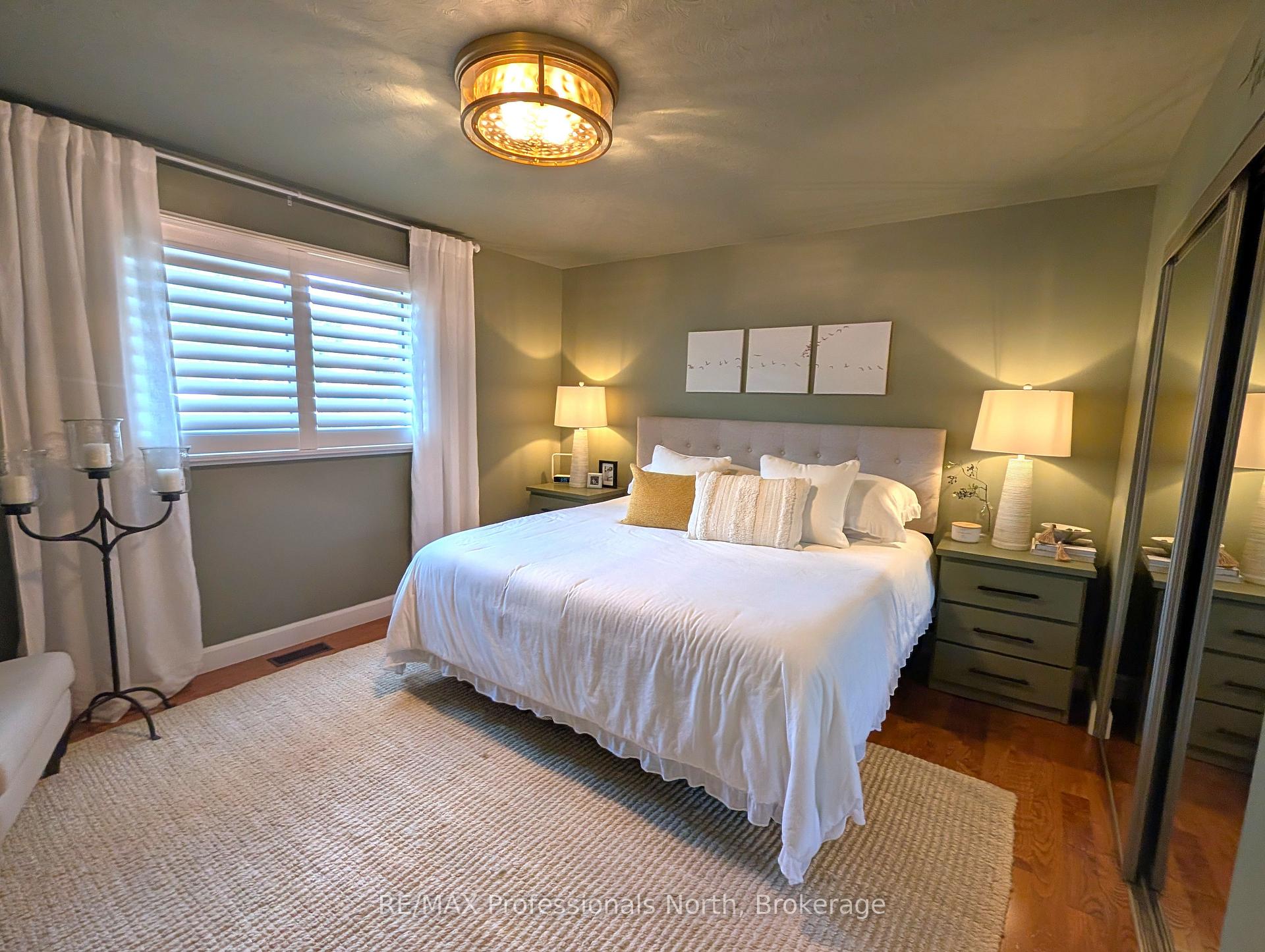 Photo 17 of 147 15th Ave Close, Hanover — HOMEH