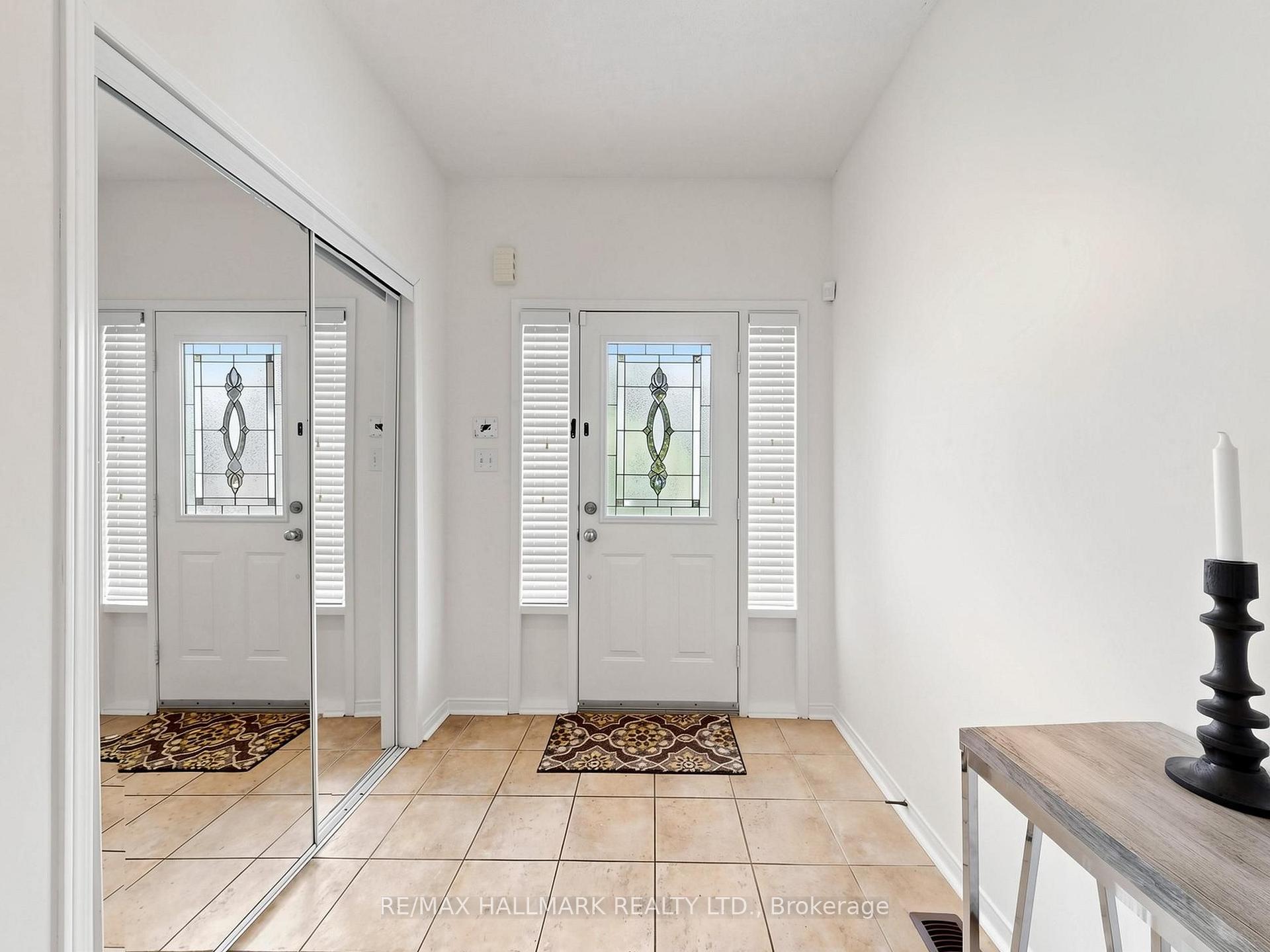 Photo 5 of 12 Stokely Crescent, Whitby, Downtown Whitby — HOMEH