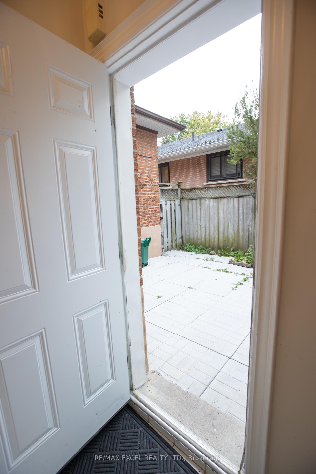 Photo 3 of Unit Basement, 387 Crosby Avenue, Richmond Hill, Crosby — HOMEH