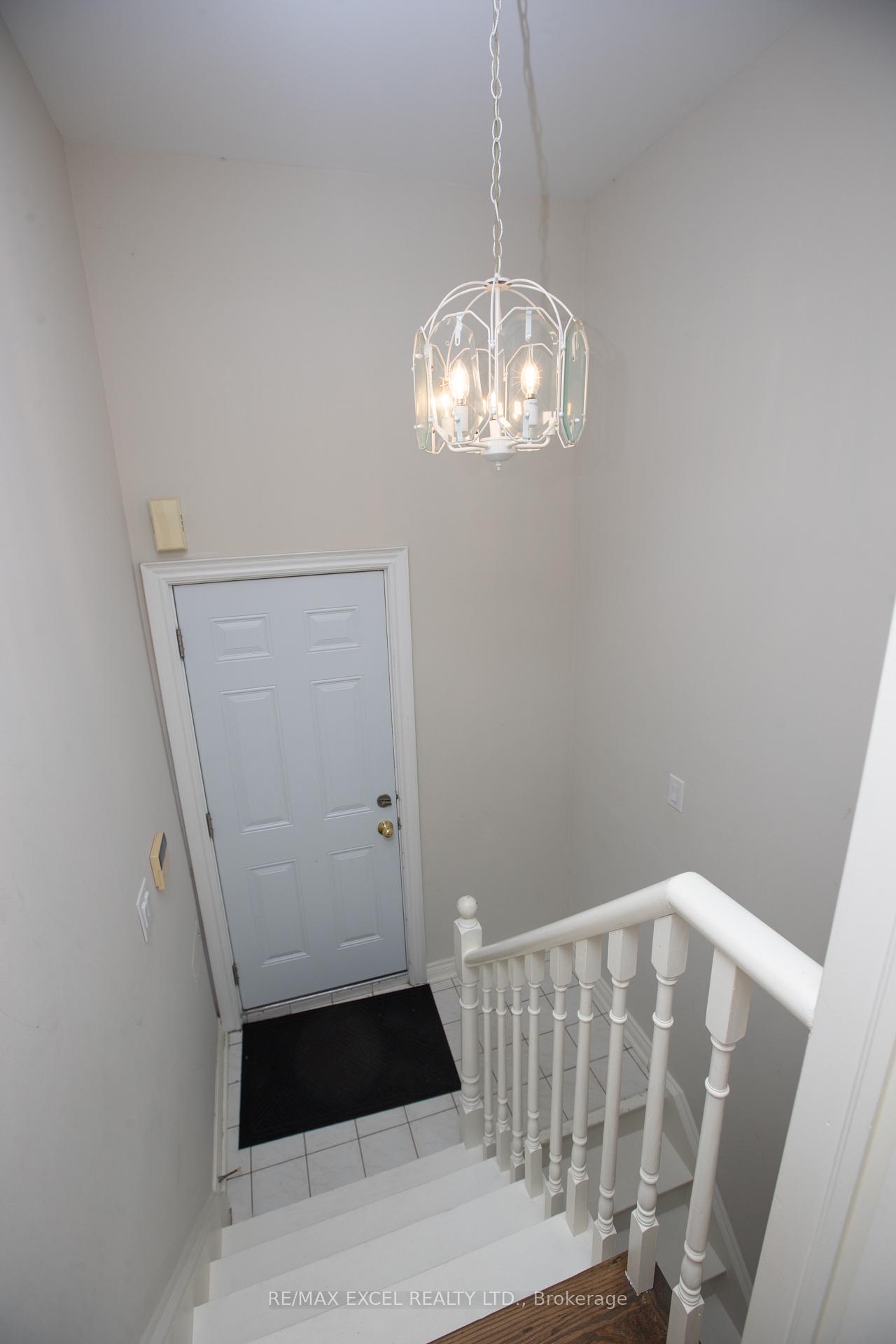Photo 4 of Unit Basement, 387 Crosby Avenue, Richmond Hill, Crosby — HOMEH