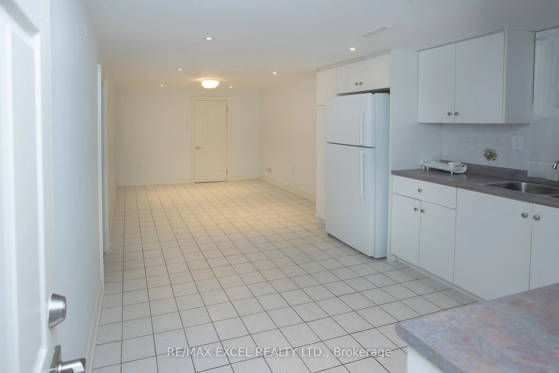 Photo 12 of Unit Basement, 387 Crosby Avenue, Richmond Hill, Crosby — HOMEH