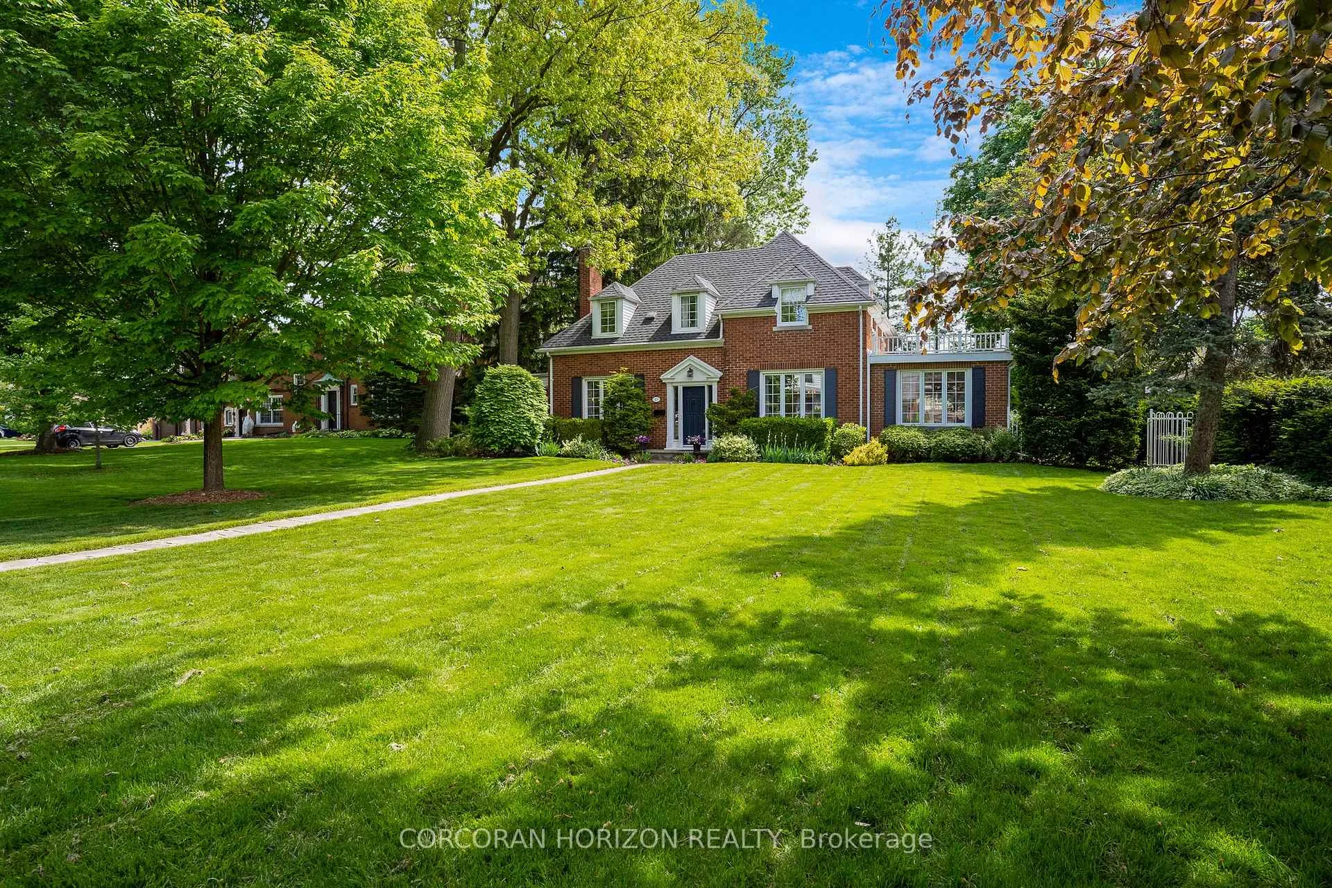 Photo 2 of 11 Lansdowne Road S, Cambridge — HOMEH