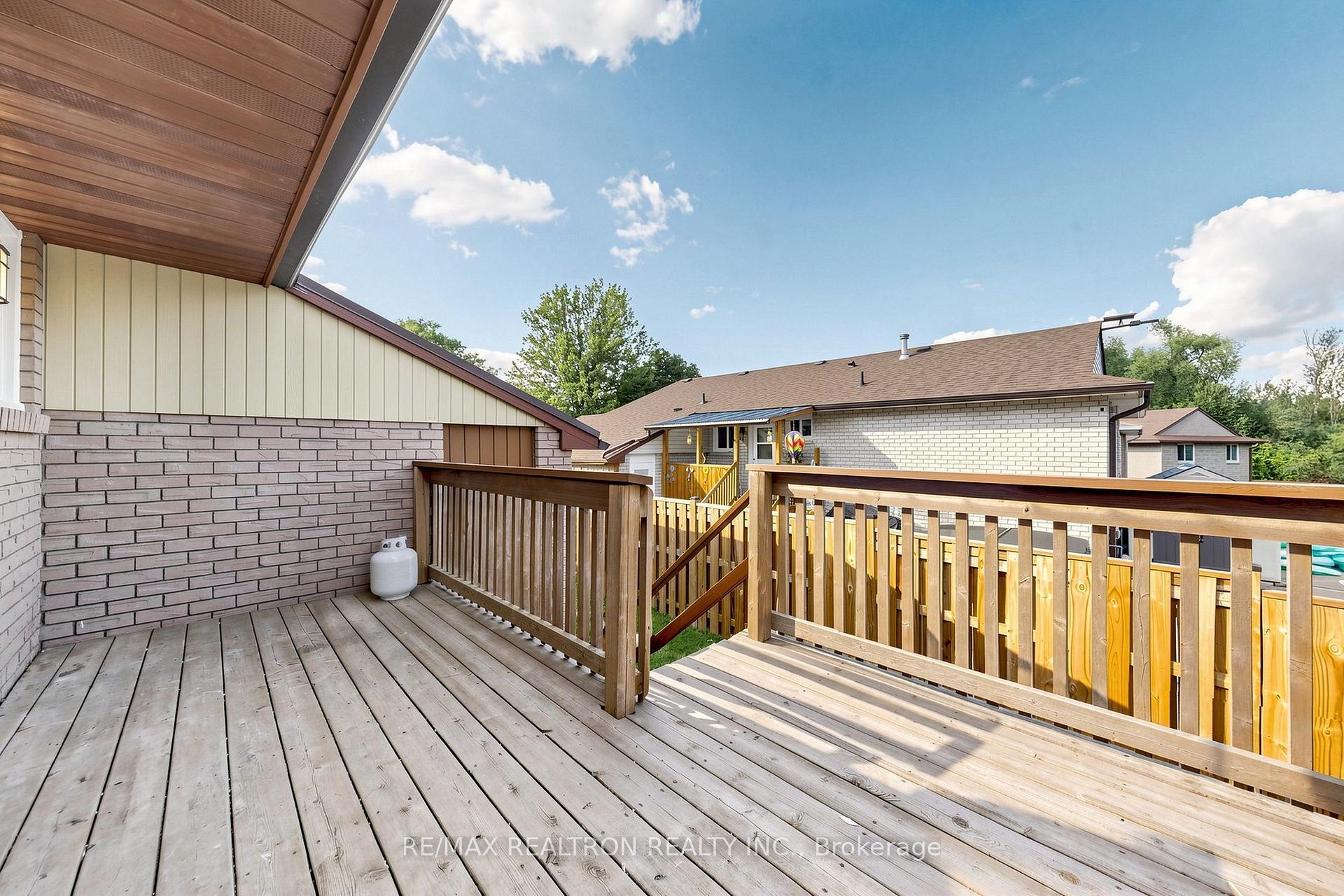 Photo 19 of 938 Whitefield Drive, Peterborough, Otonabee Ward 1 — HOMEH