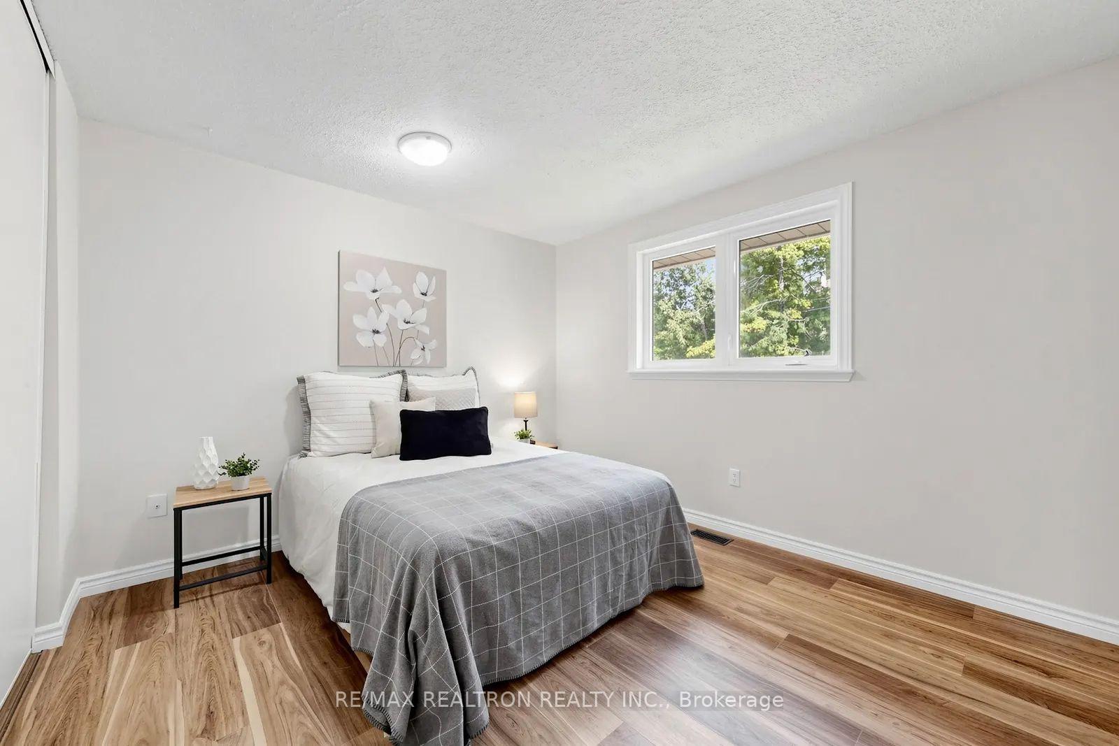 Photo 20 of 938 Whitefield Drive, Peterborough, Otonabee Ward 1 — HOMEH