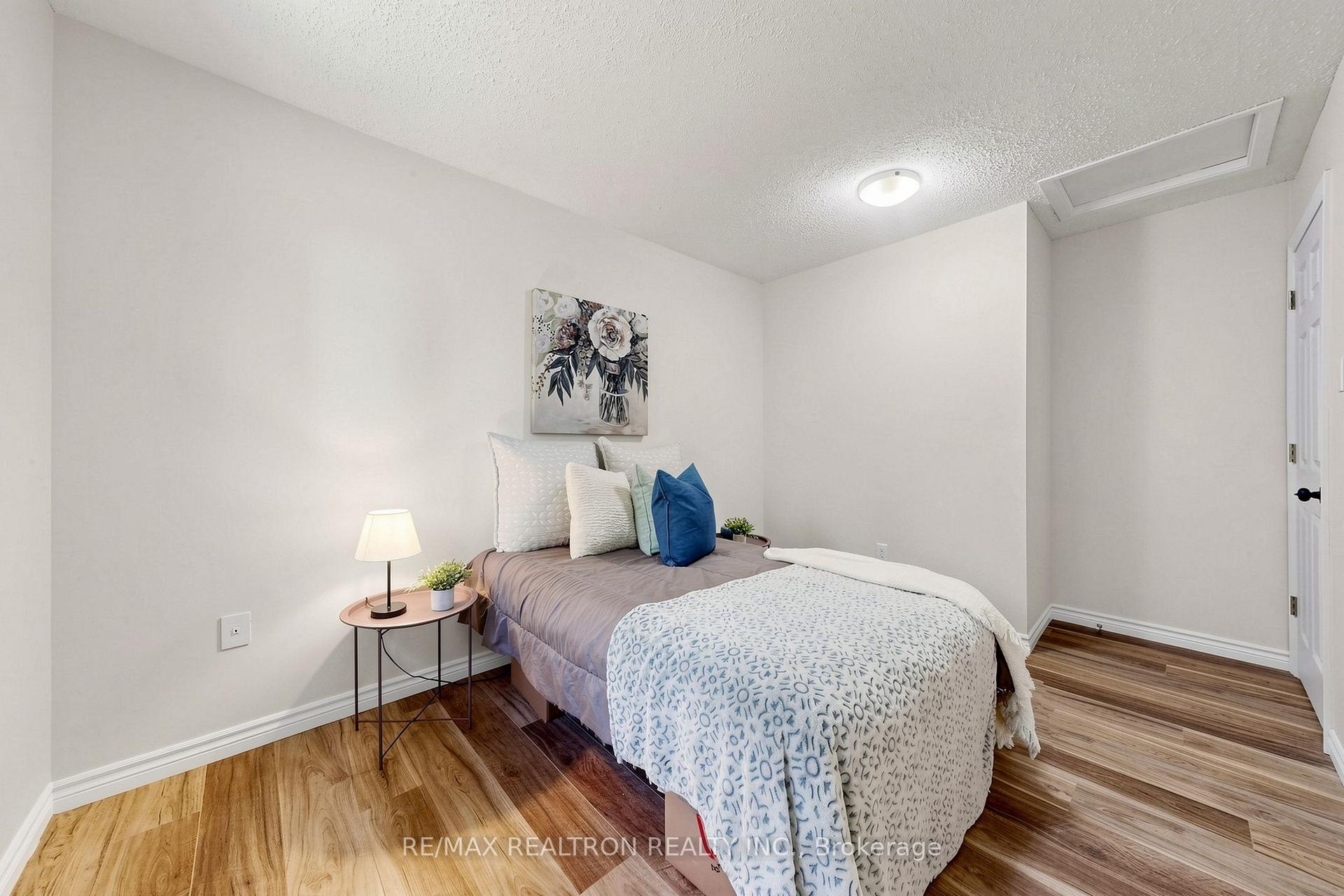 Photo 23 of 938 Whitefield Drive, Peterborough, Otonabee Ward 1 — HOMEH