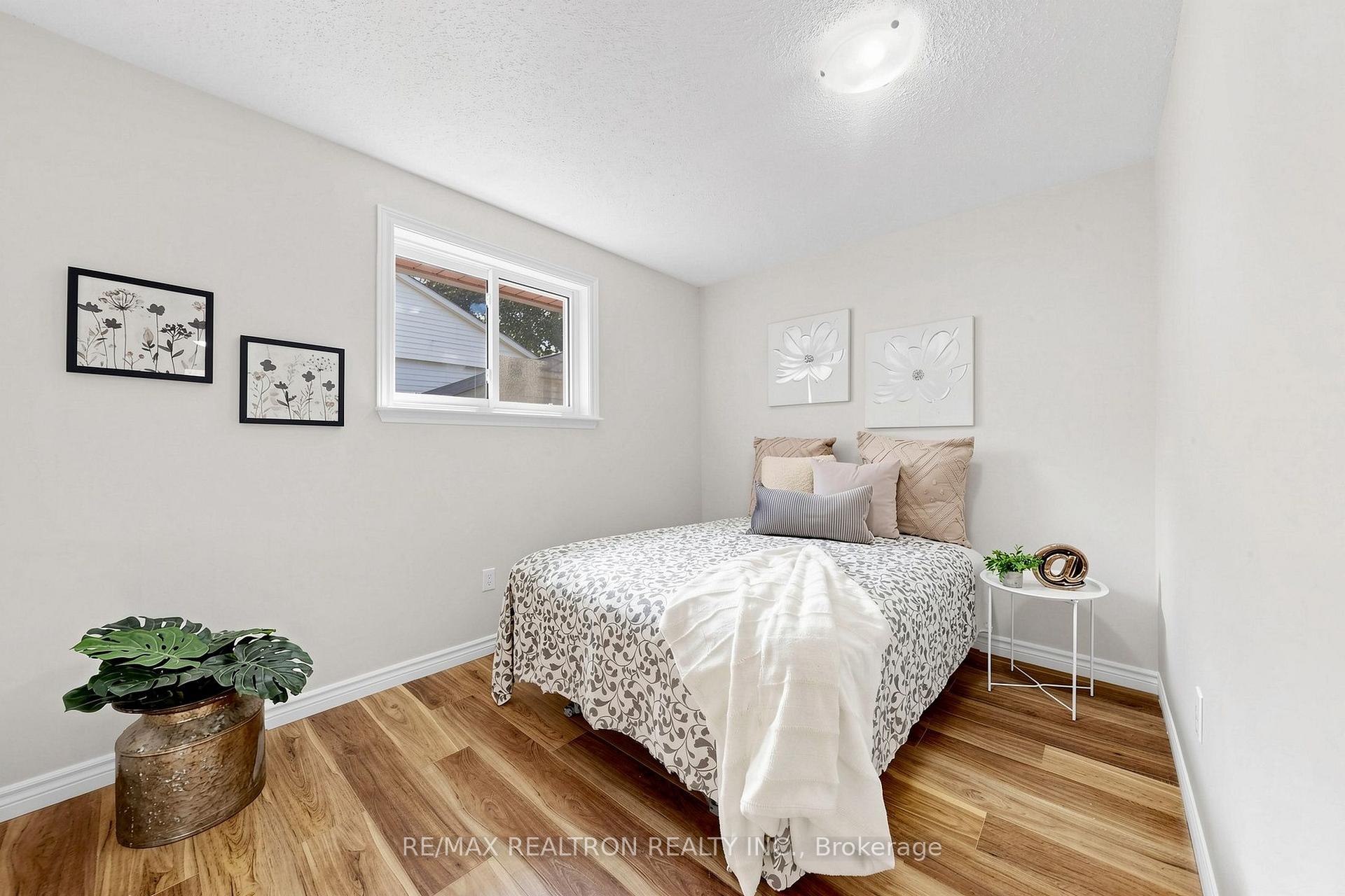 Photo 24 of 938 Whitefield Drive, Peterborough, Otonabee Ward 1 — HOMEH