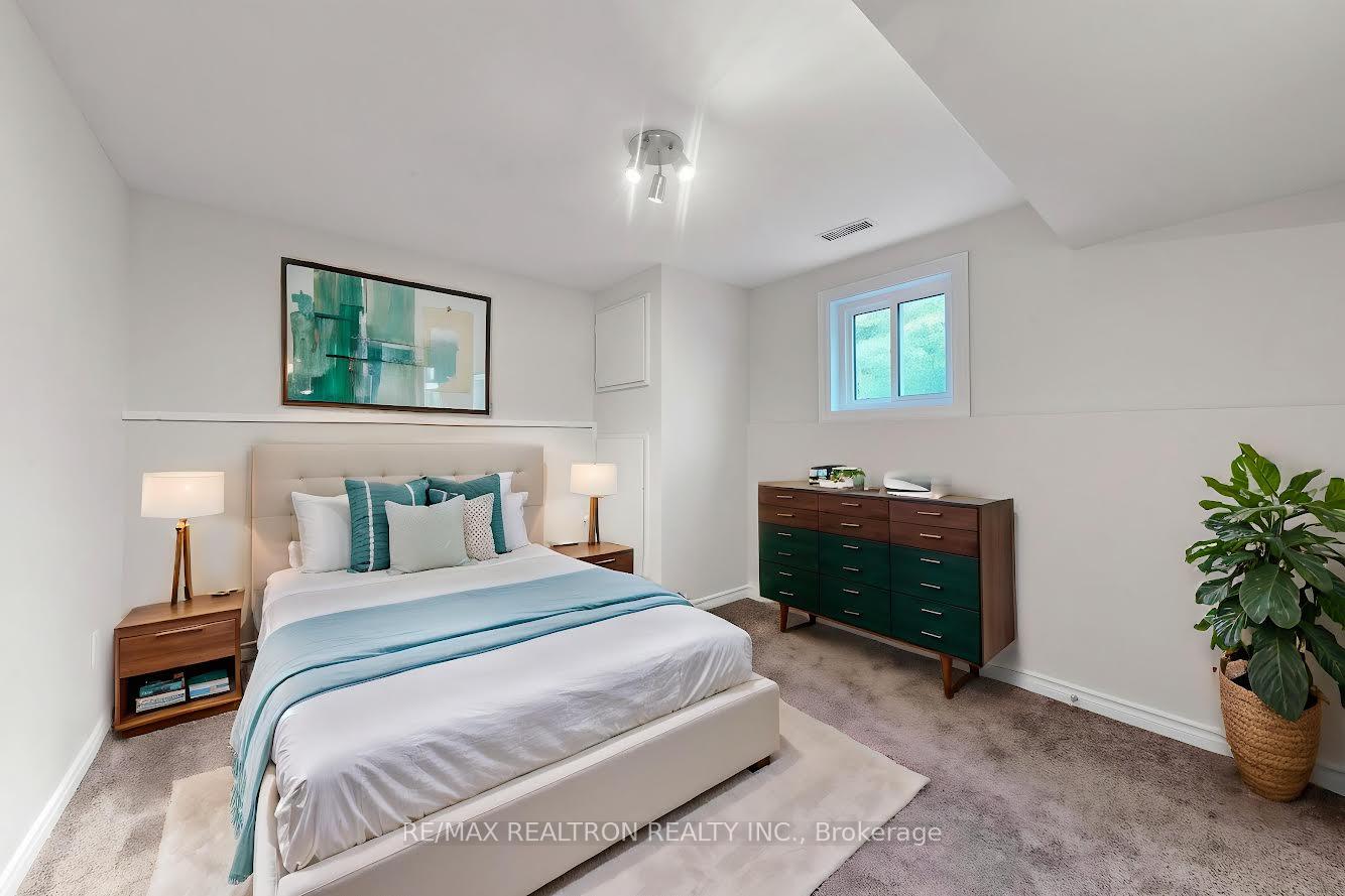 Photo 30 of 938 Whitefield Drive, Peterborough, Otonabee Ward 1 — HOMEH