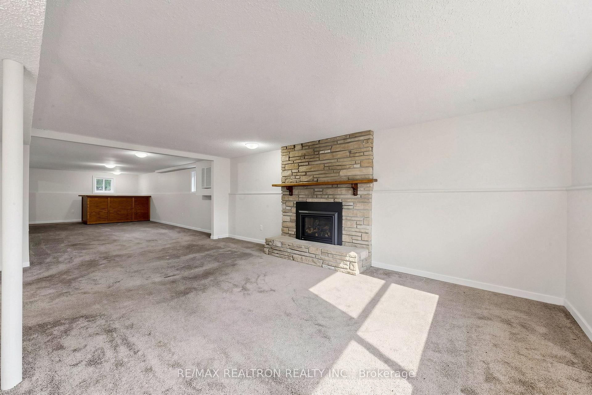 Photo 35 of 938 Whitefield Drive, Peterborough, Otonabee Ward 1 — HOMEH