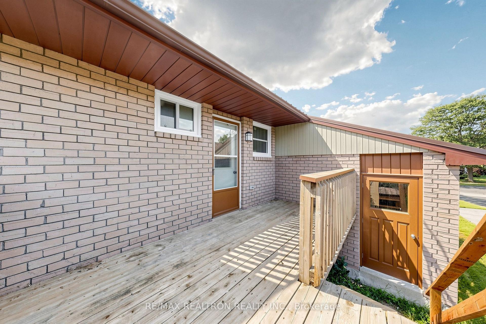 Photo 40 of 938 Whitefield Drive, Peterborough, Otonabee Ward 1 — HOMEH