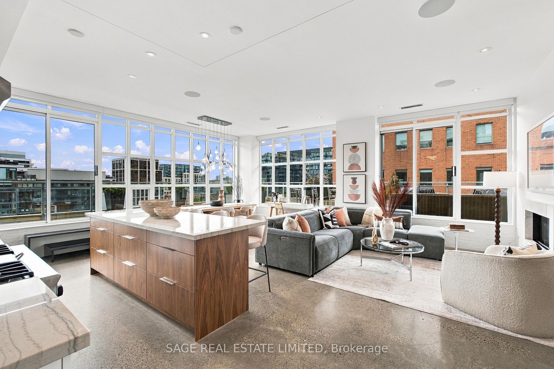 Photo 2 of Unit 903, 19 Brant Street, Toronto, Waterfront Communities — HOMEH