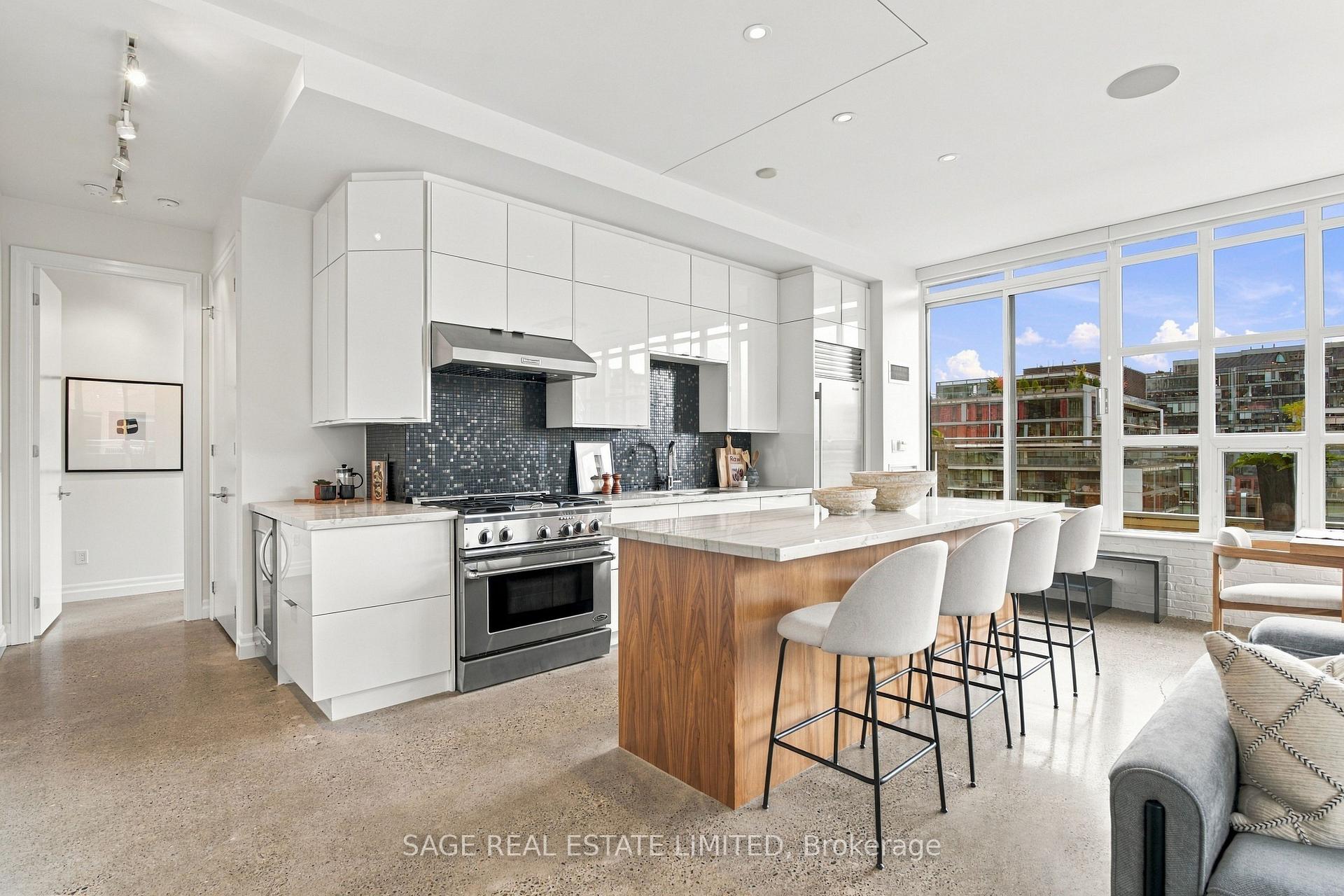 Photo 4 of Unit 903, 19 Brant Street, Toronto, Waterfront Communities — HOMEH