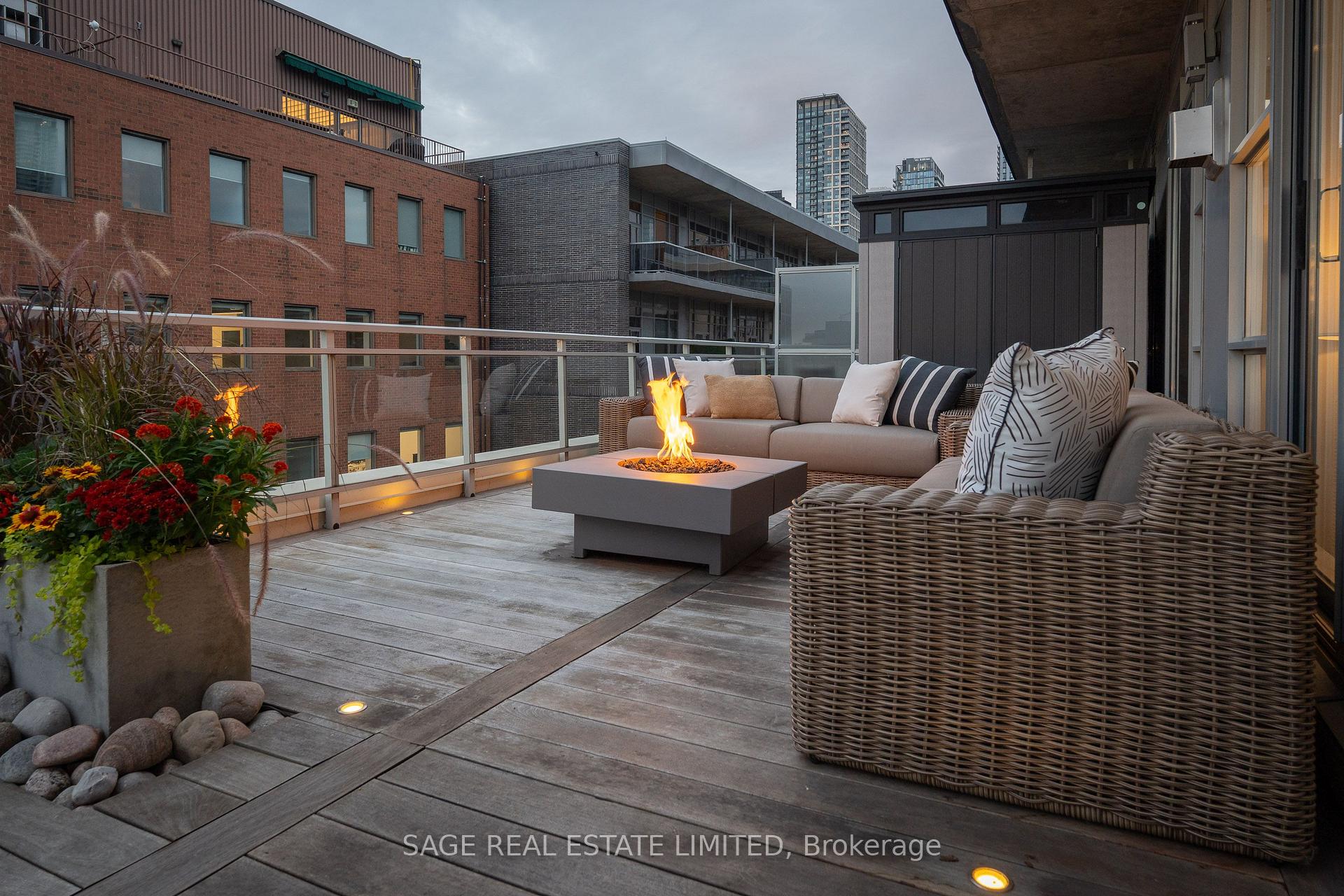 Photo 32 of Unit 903, 19 Brant Street, Toronto, Waterfront Communities — HOMEH
