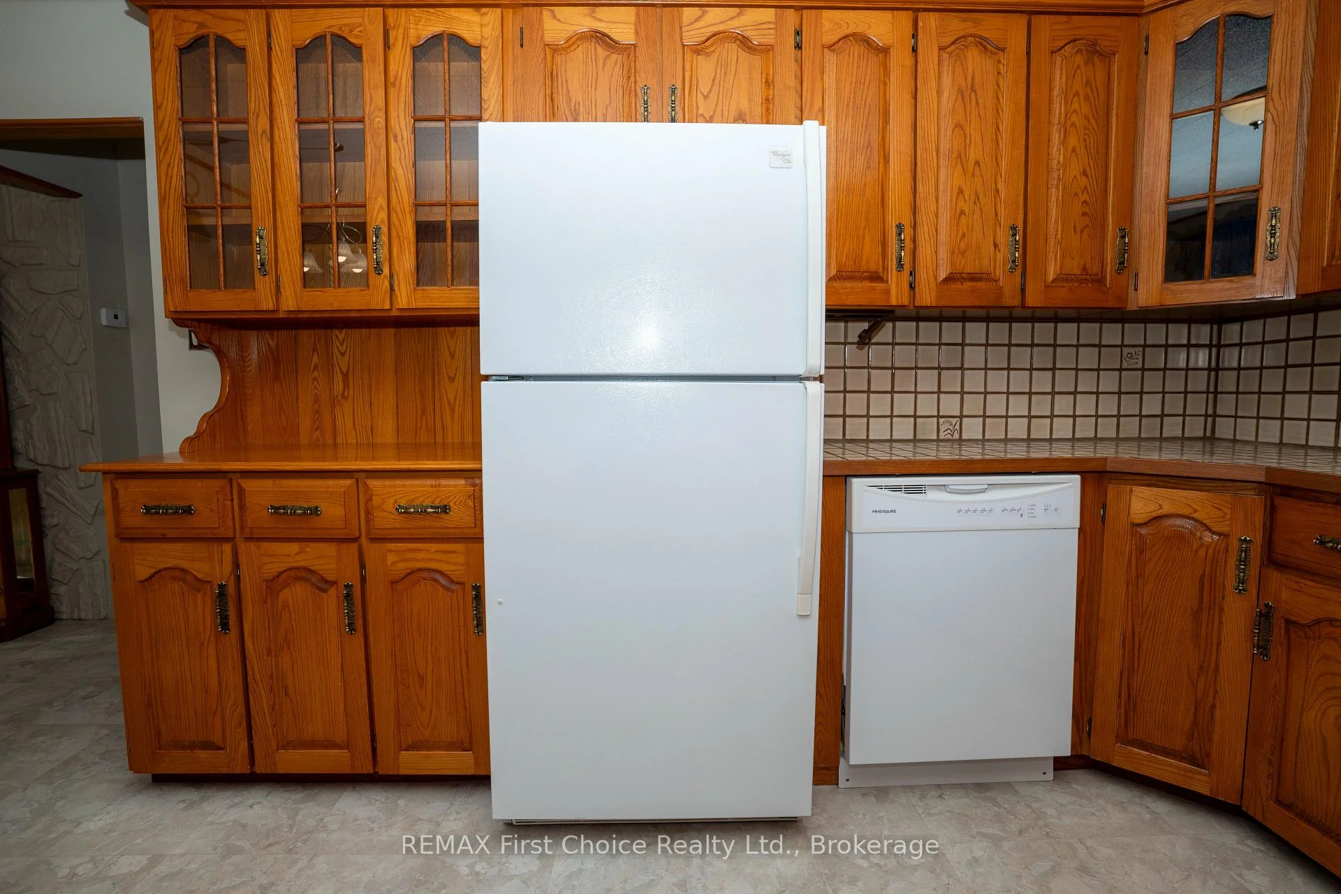 Photo 5 of 942 Crowe Avenue, Fort Frances — HOMEH