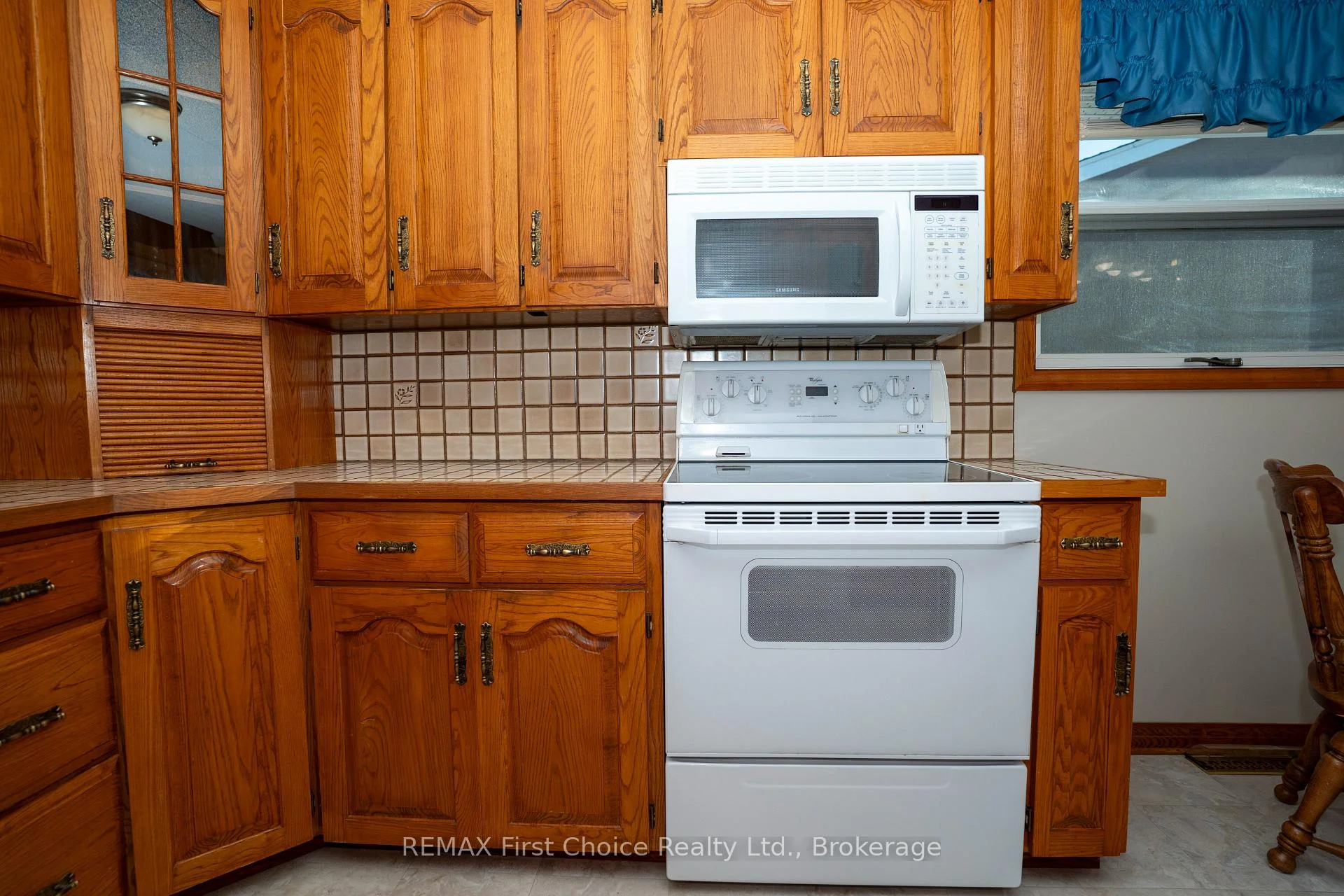 Photo 6 of 942 Crowe Avenue, Fort Frances — HOMEH
