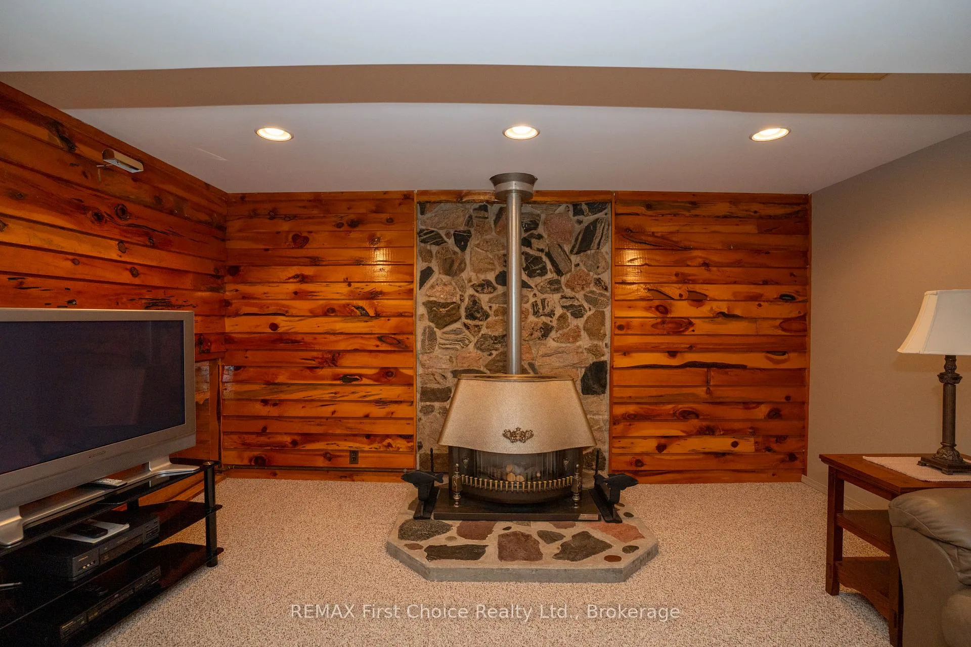 Photo 21 of 942 Crowe Avenue, Fort Frances — HOMEH