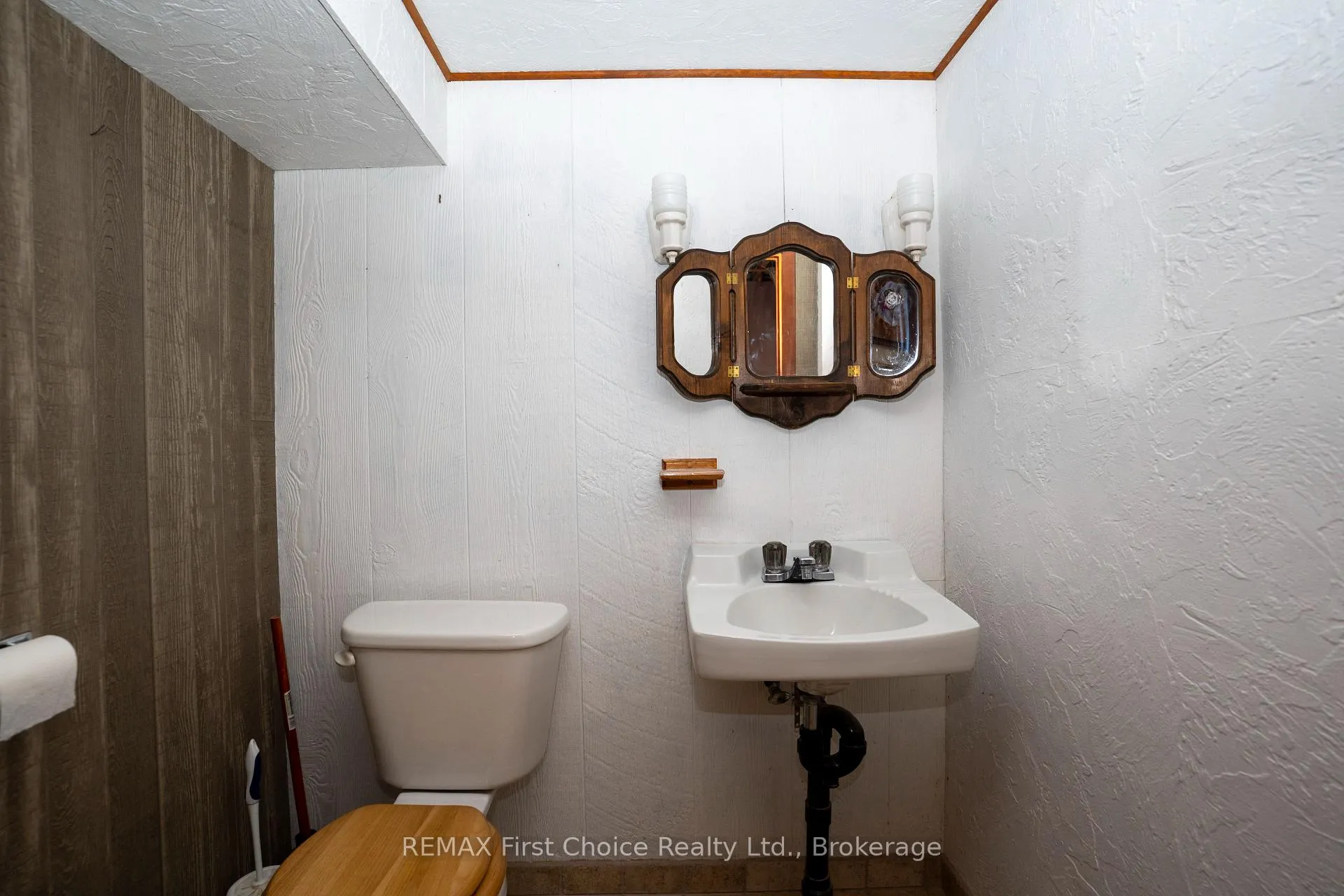 Photo 26 of 942 Crowe Avenue, Fort Frances — HOMEH