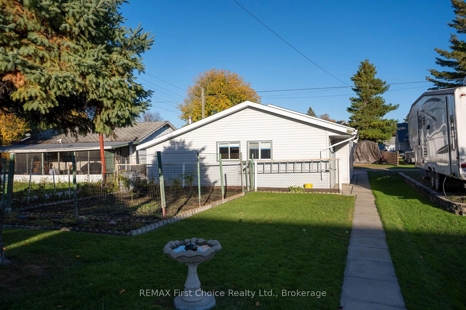 Photo 29 of 942 Crowe Avenue, Fort Frances — HOMEH