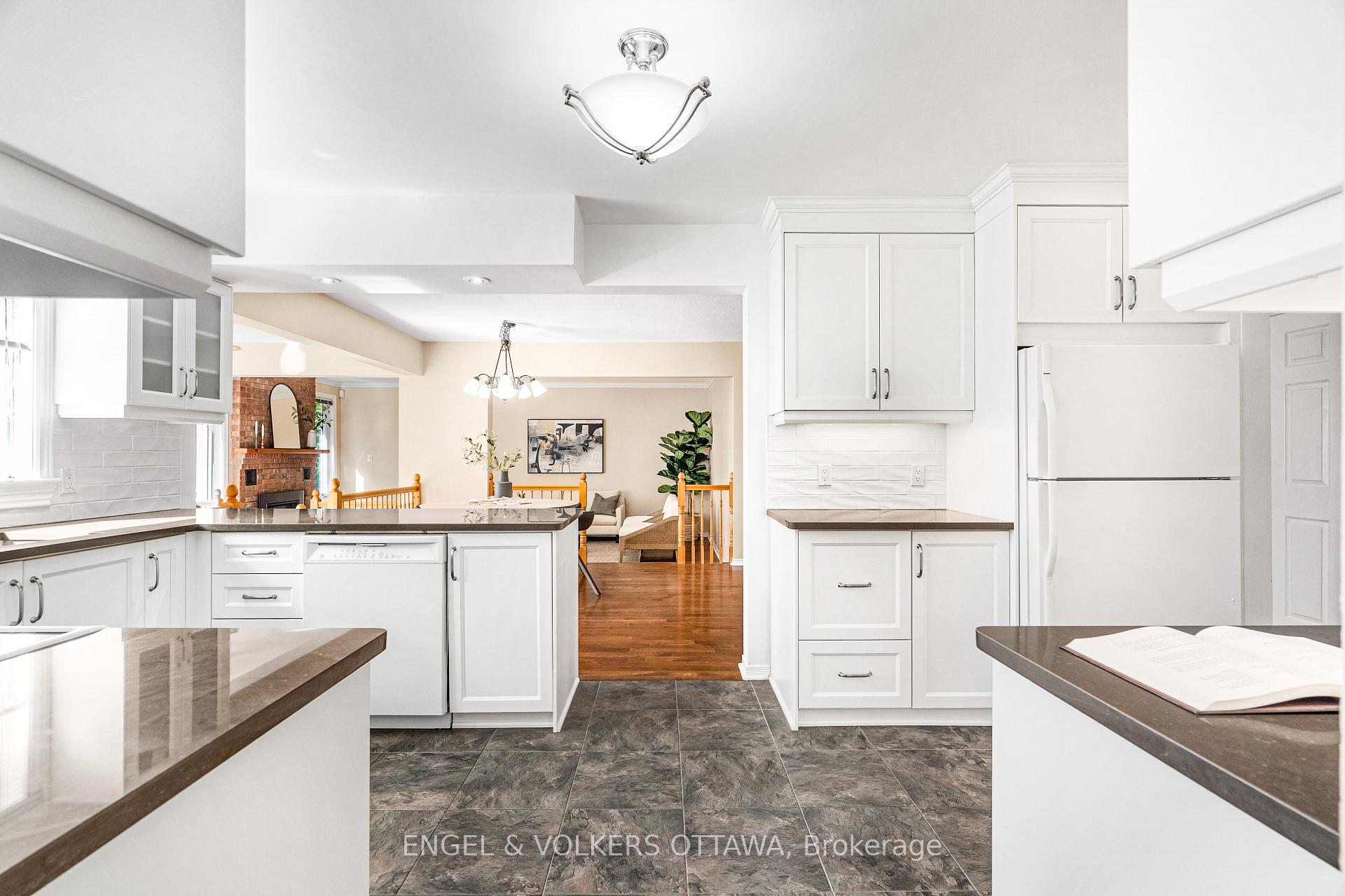 Photo 15 of 6 Forest Heights Avenue, Ottawa, Stittsville (Central) — HOMEH