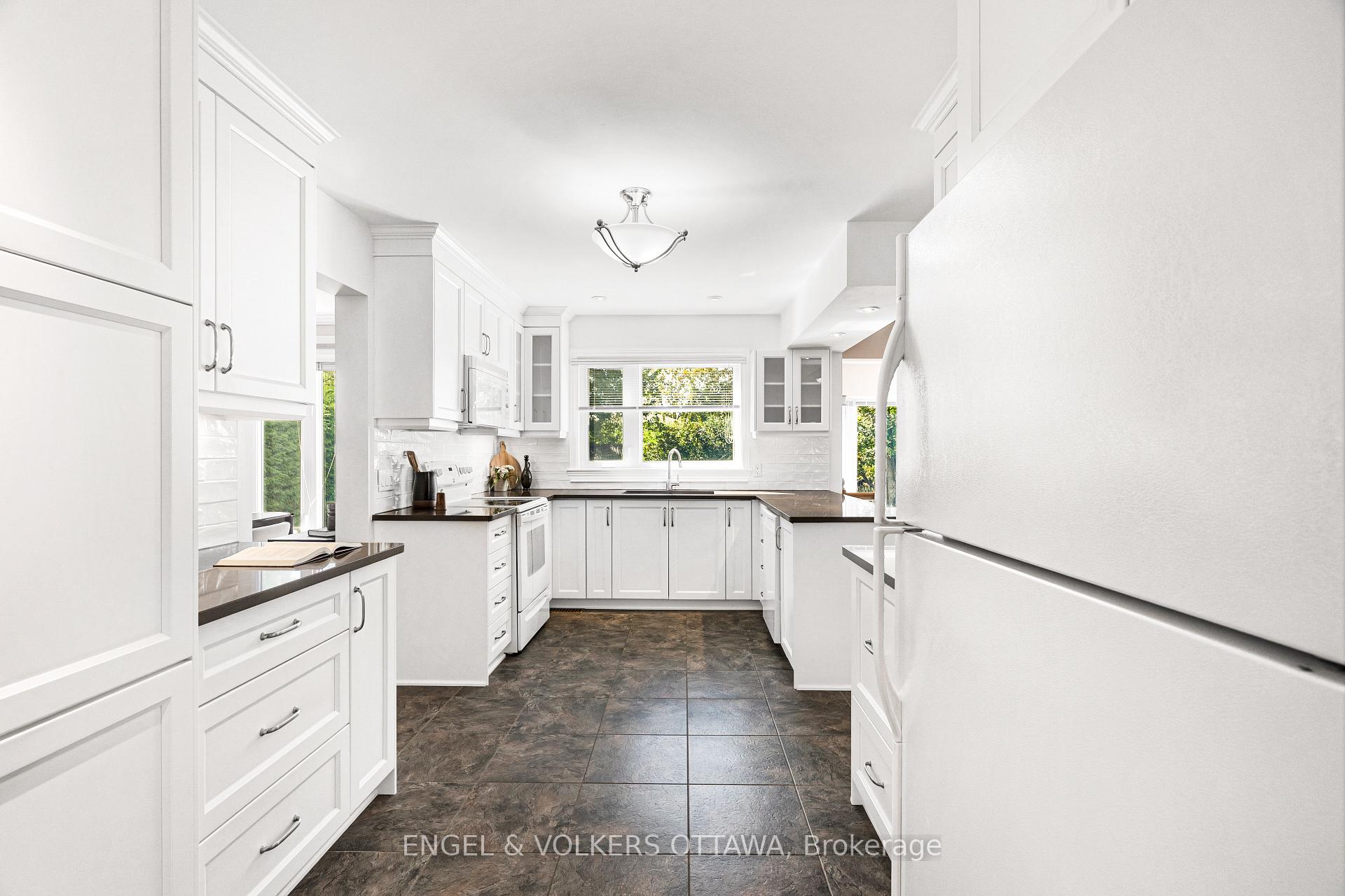 Photo 16 of 6 Forest Heights Avenue, Ottawa, Stittsville (Central) — HOMEH