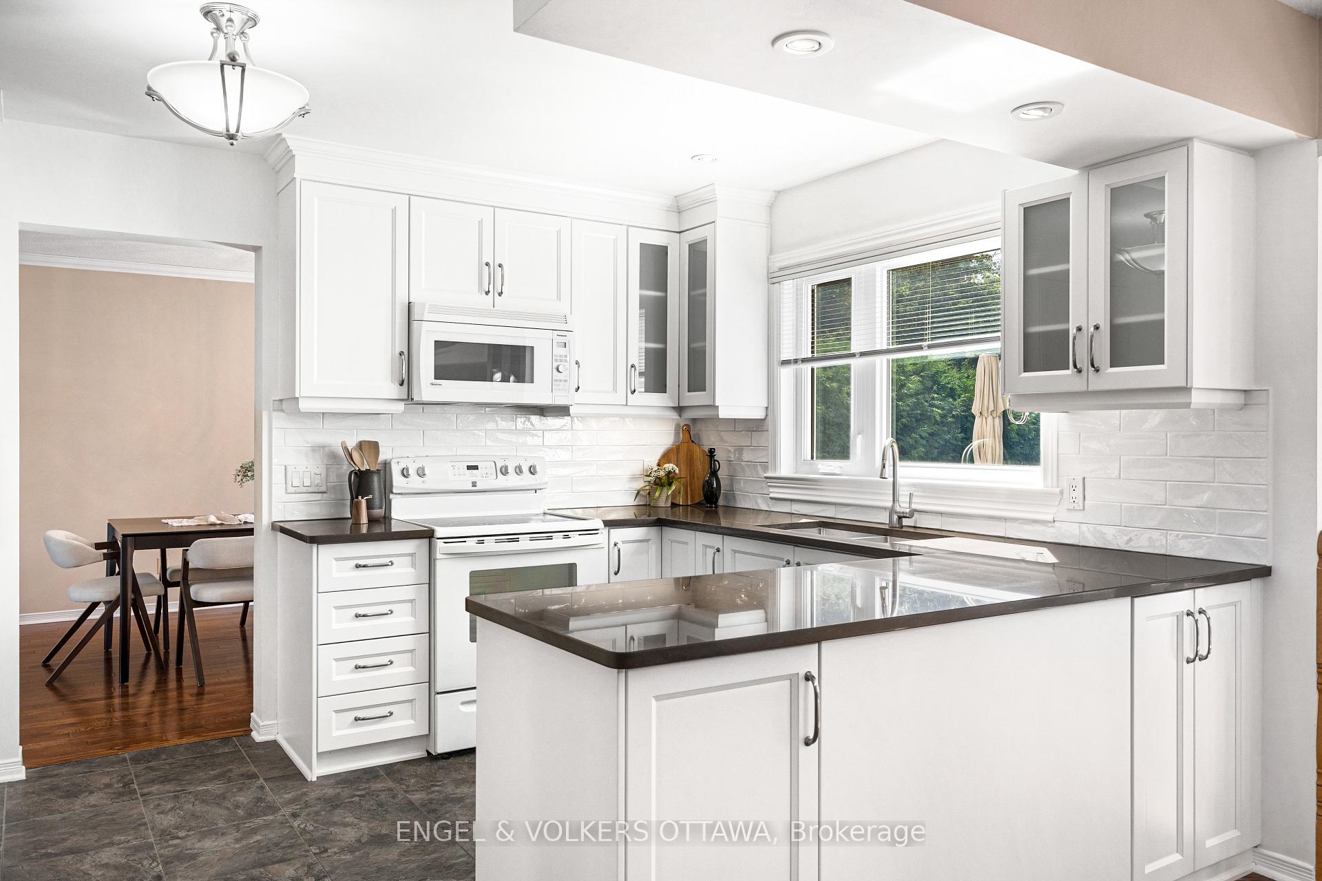 Photo 17 of 6 Forest Heights Avenue, Ottawa, Stittsville (Central) — HOMEH