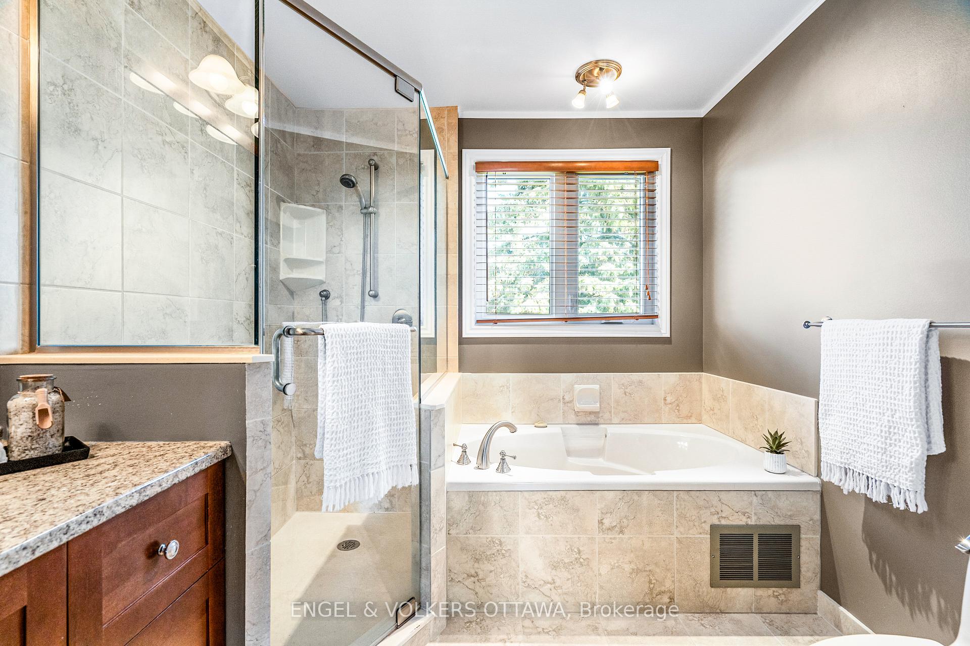 Photo 32 of 6 Forest Heights Avenue, Ottawa, Stittsville (Central) — HOMEH