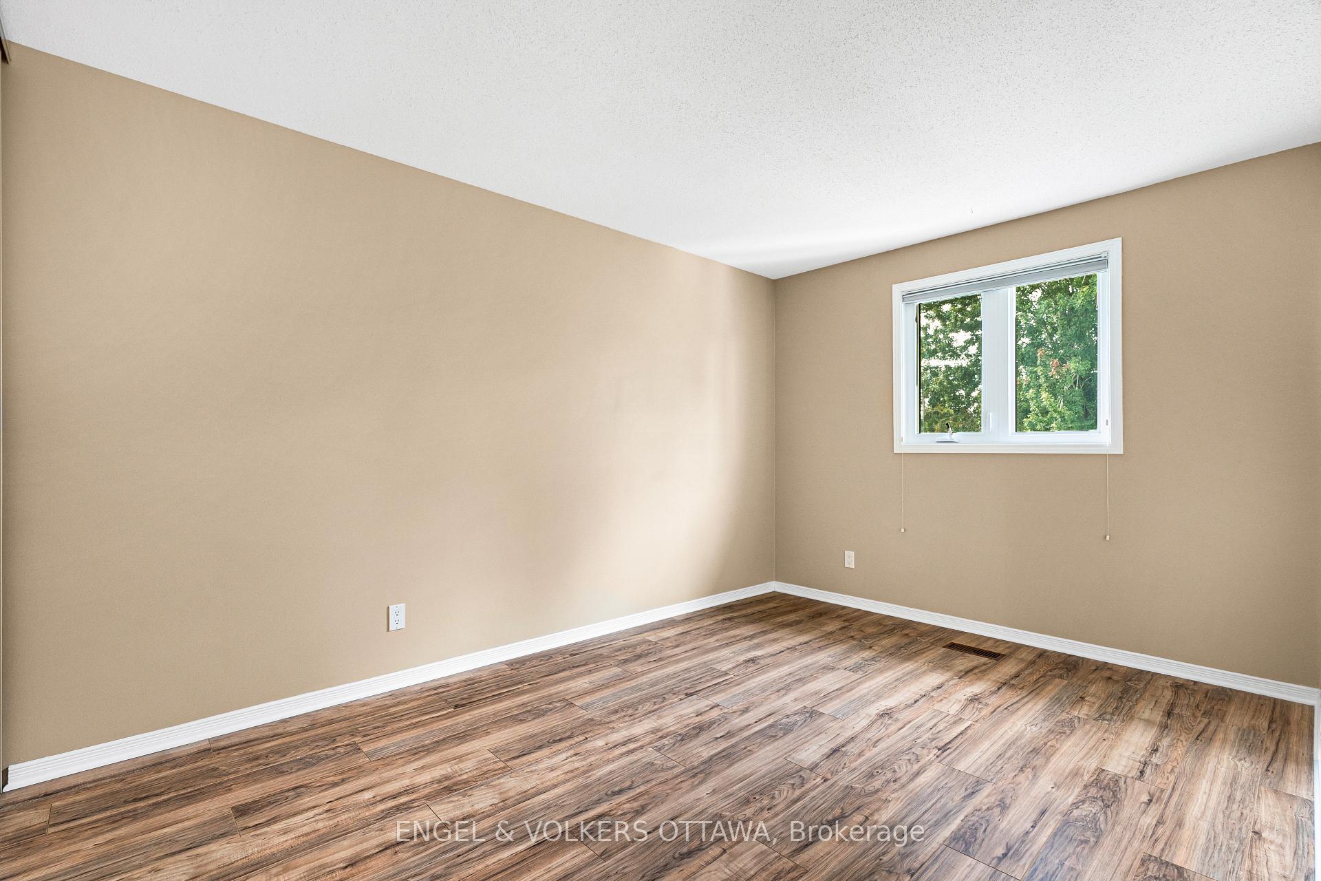 Photo 37 of 6 Forest Heights Avenue, Ottawa, Stittsville (Central) — HOMEH