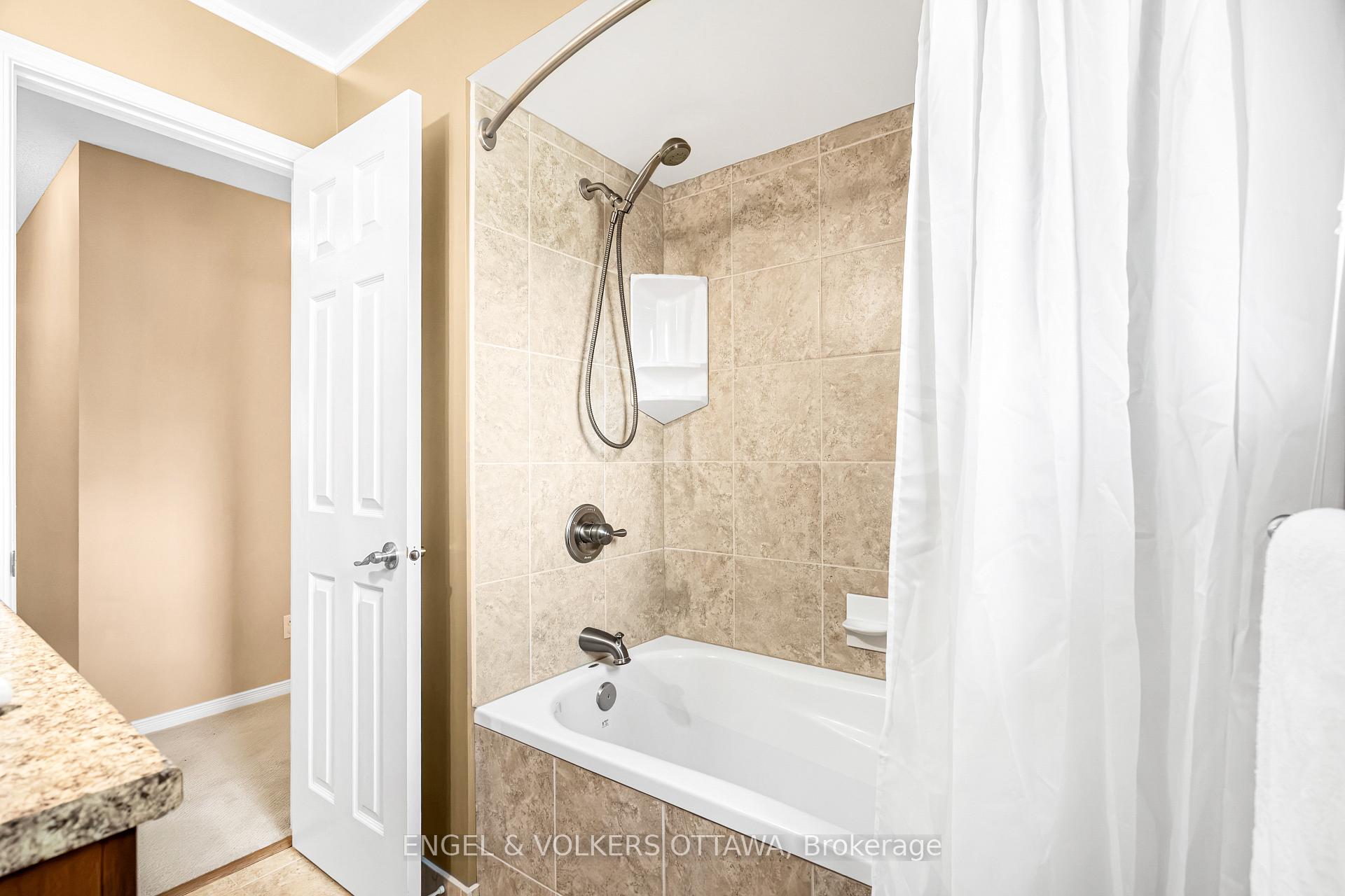 Photo 40 of 6 Forest Heights Avenue, Ottawa, Stittsville (Central) — HOMEH