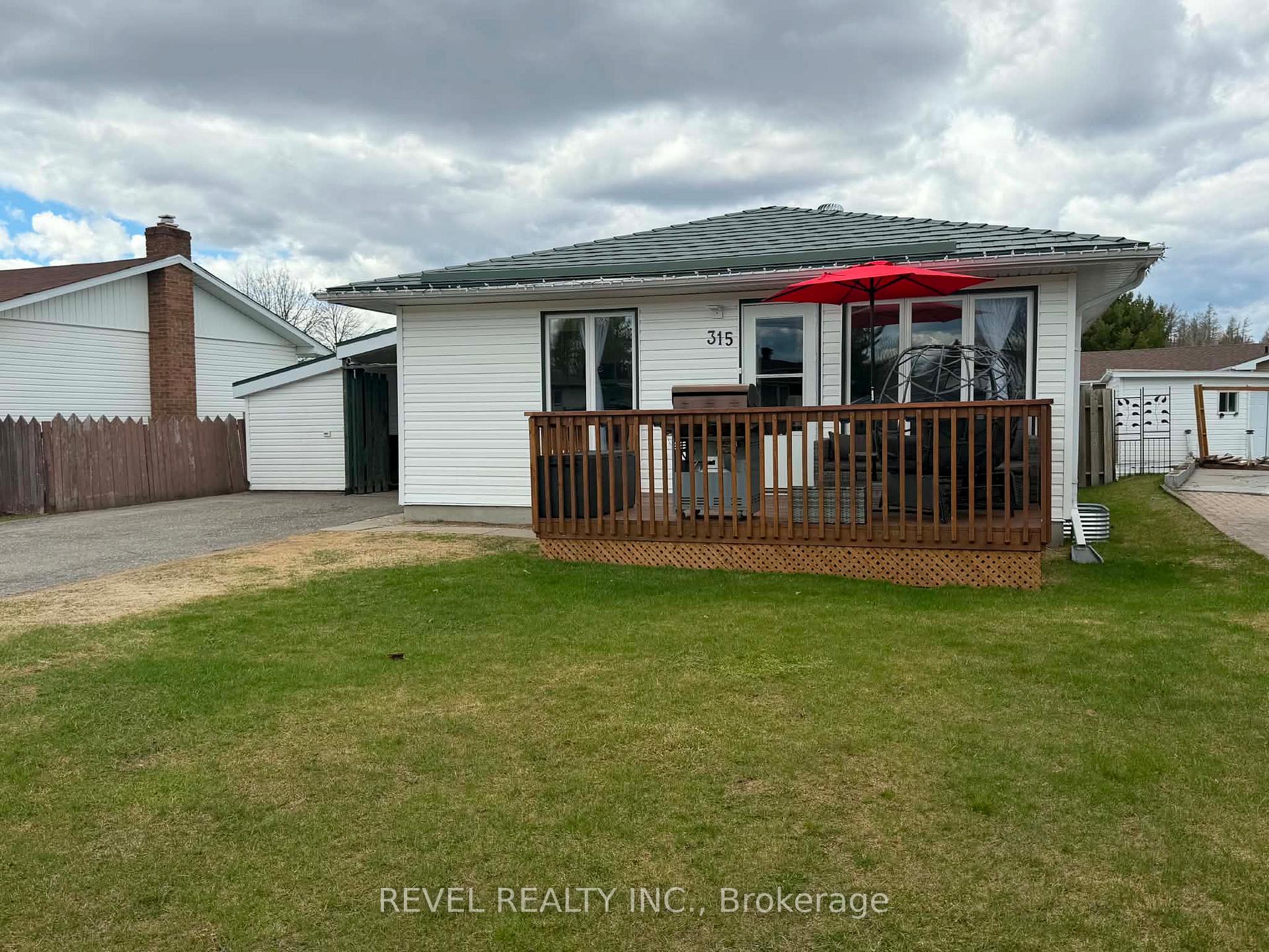 Photo 1 of 315 Frontenac Crescent, Timmins, MTJ - Main Area — HOMEH