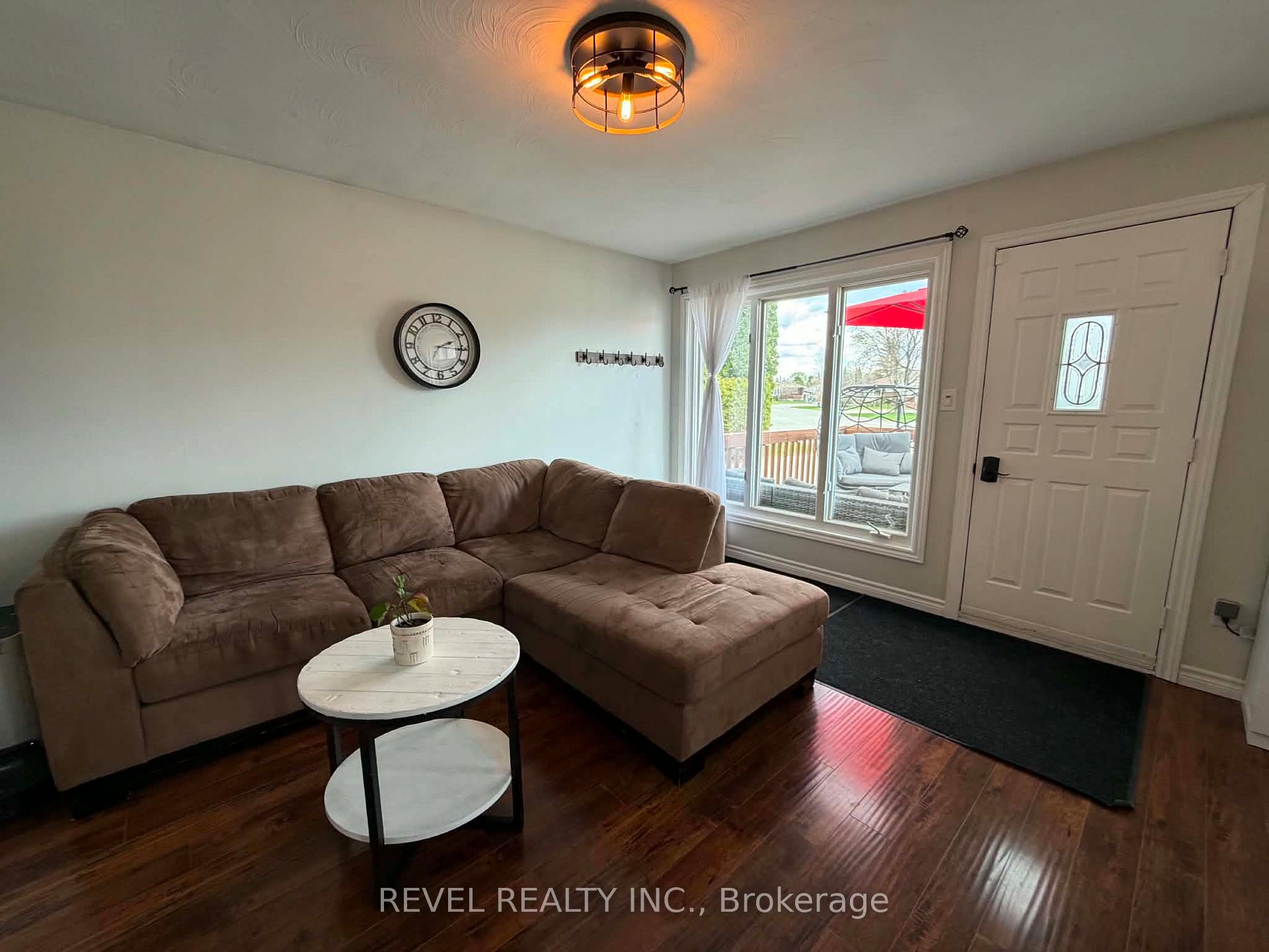 Photo 4 of 315 Frontenac Crescent, Timmins, MTJ - Main Area — HOMEH