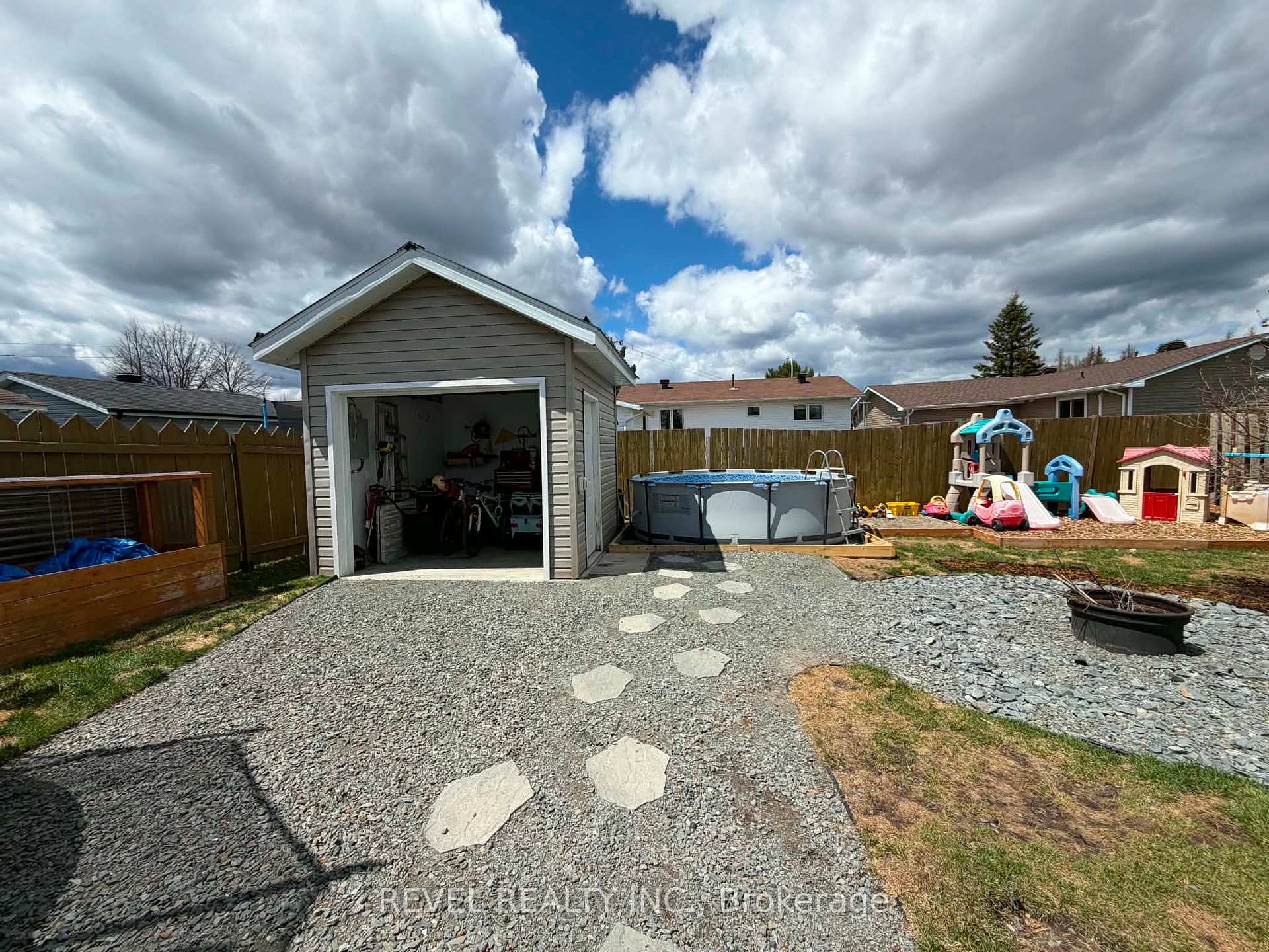 Photo 21 of 315 Frontenac Crescent, Timmins, MTJ - Main Area — HOMEH