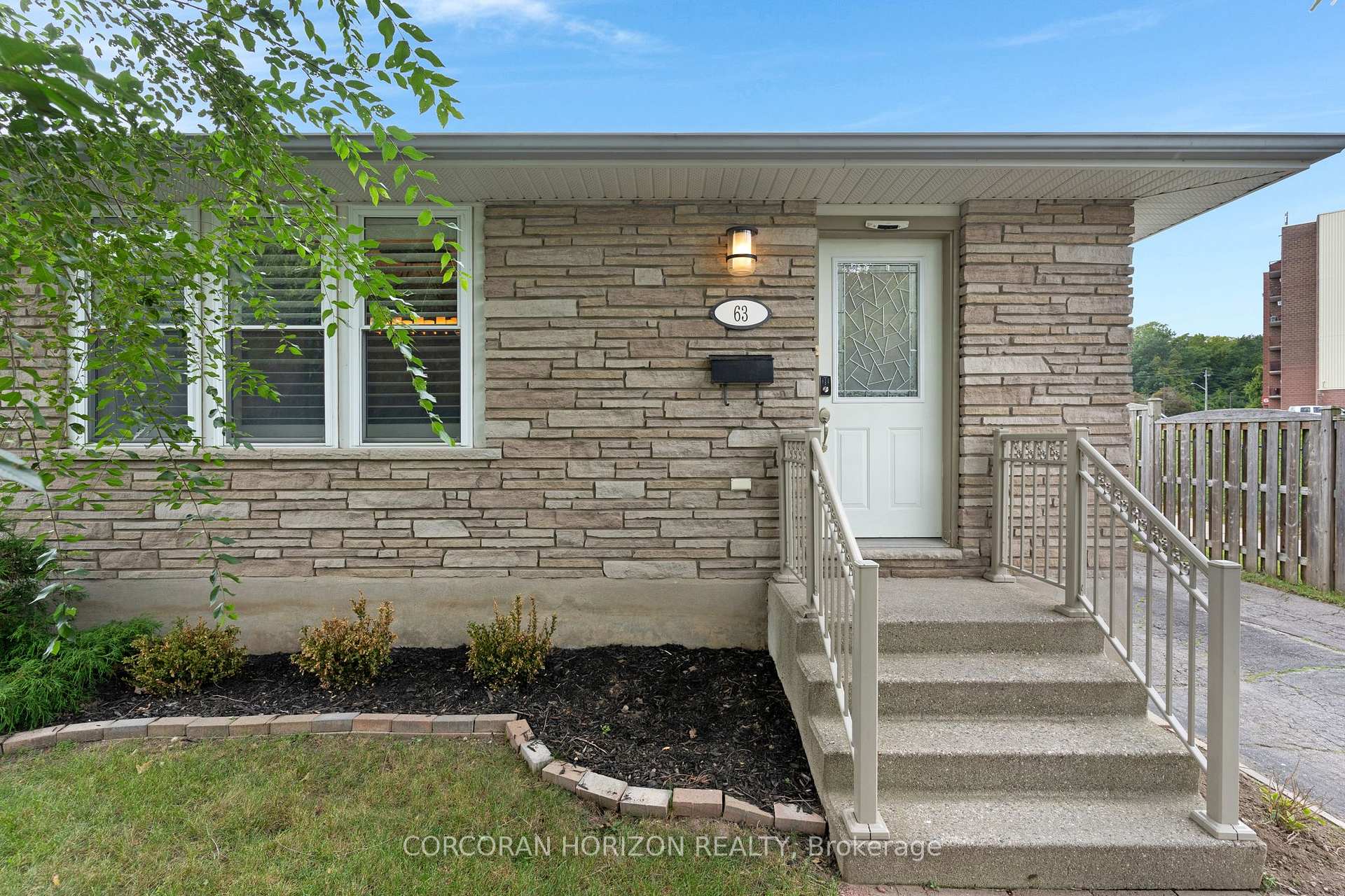 Photo of 63 Cedarhill Crescent