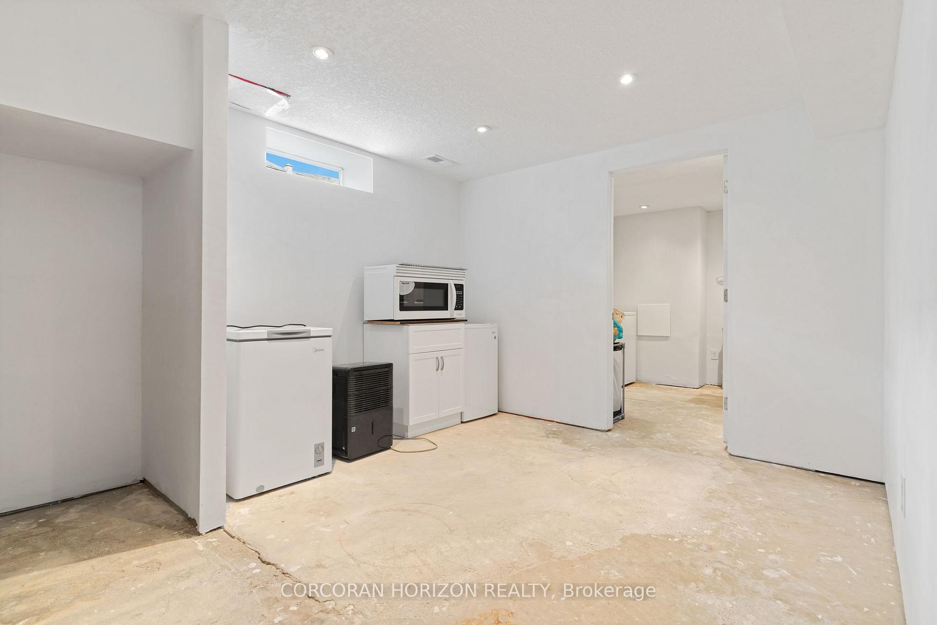 Photo 26 of 63 Cedarhill Crescent, Kitchener, Alpine — HOMEH