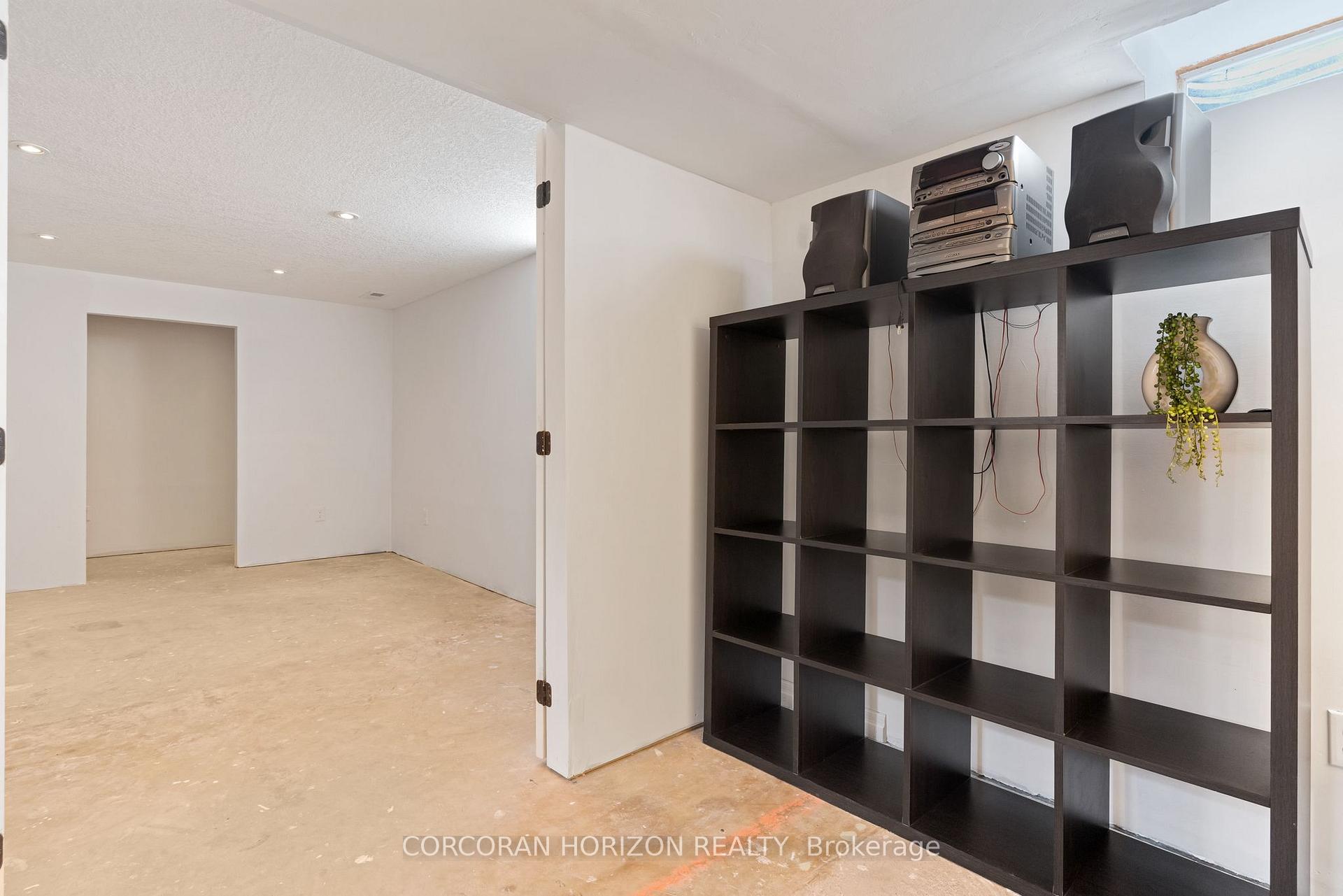 Photo 32 of 63 Cedarhill Crescent, Kitchener, Alpine — HOMEH