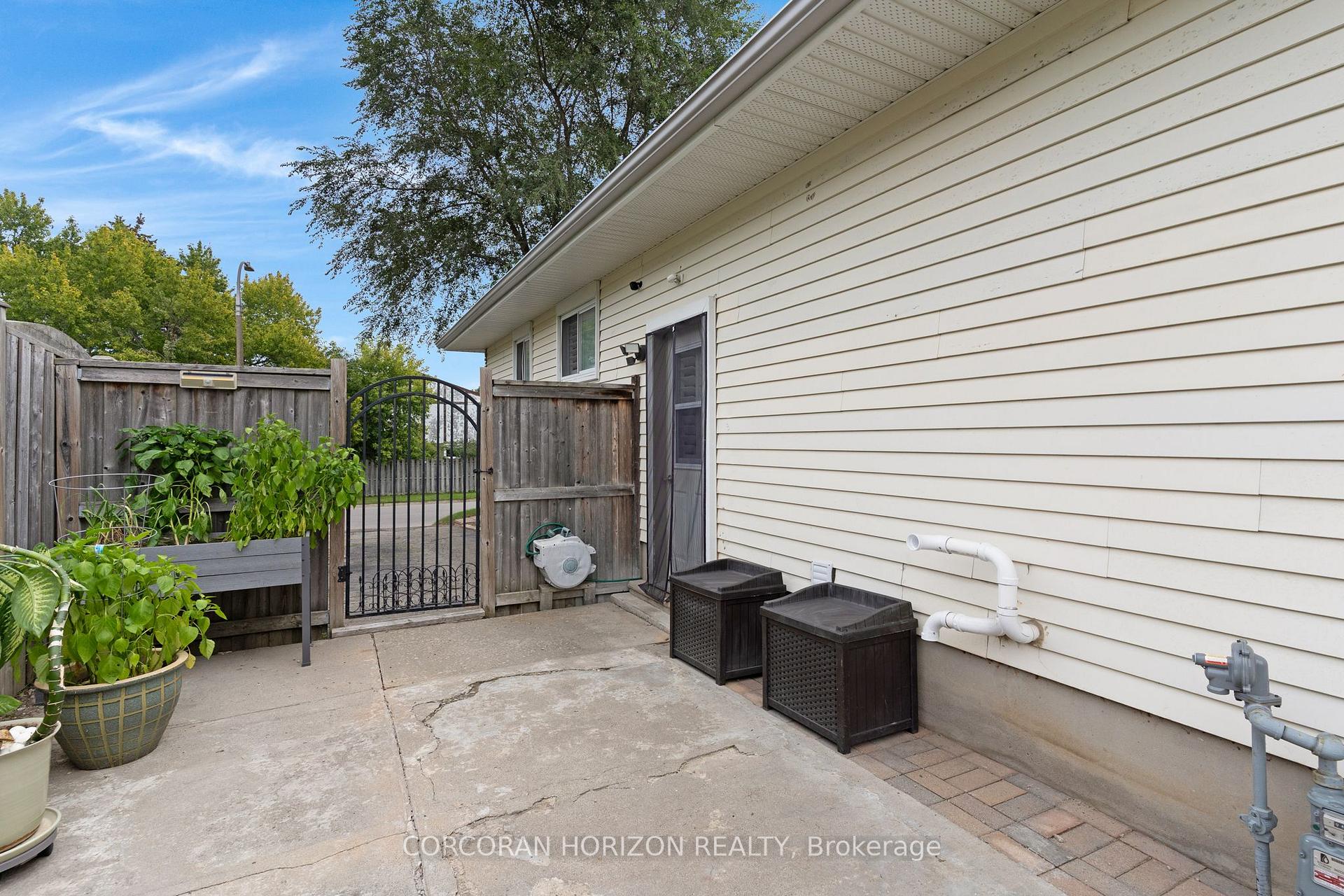 Photo 44 of 63 Cedarhill Crescent, Kitchener, Alpine — HOMEH