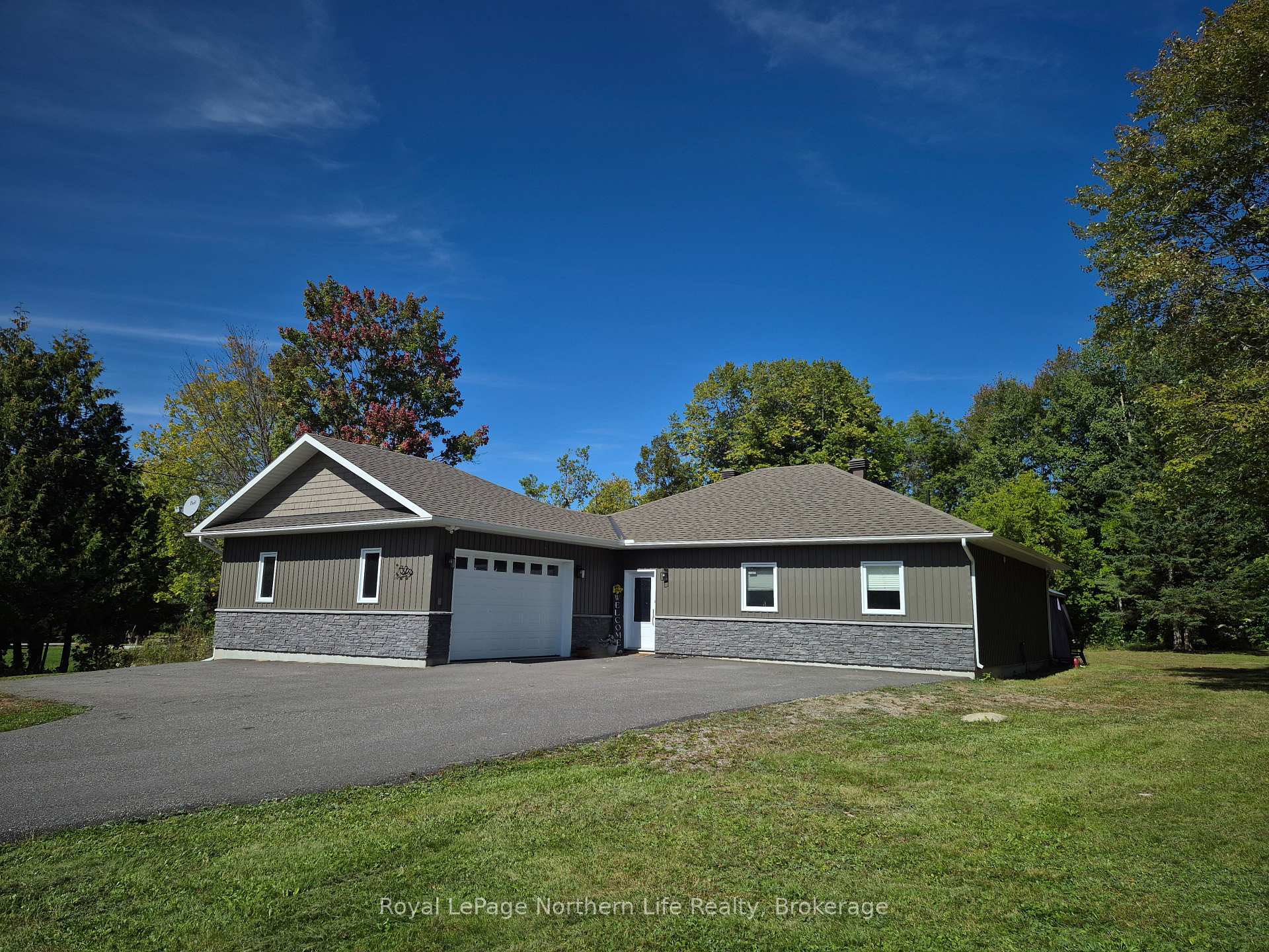 Photo 2 of 329 Poplar Street, Mattawa — HOMEH