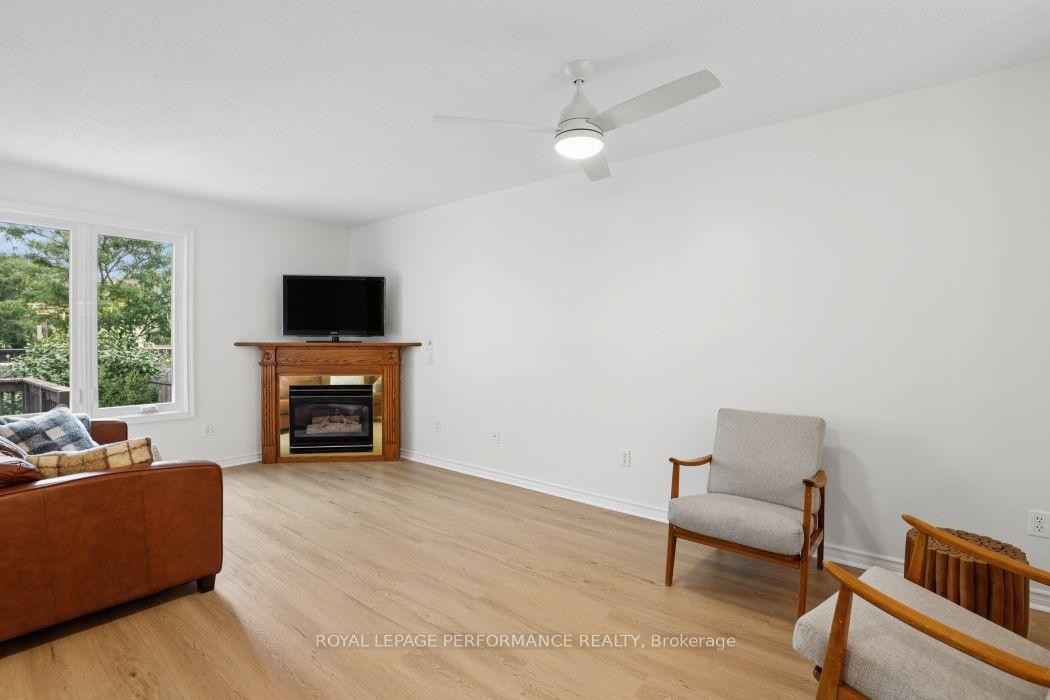 Photo 7 of 1887 Hennessy Crescent, Ottawa, Fallingbrook/Gardenway South — HOMEH