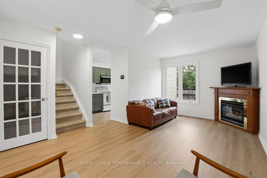 Photo 8 of 1887 Hennessy Crescent, Ottawa, Fallingbrook/Gardenway South — HOMEH