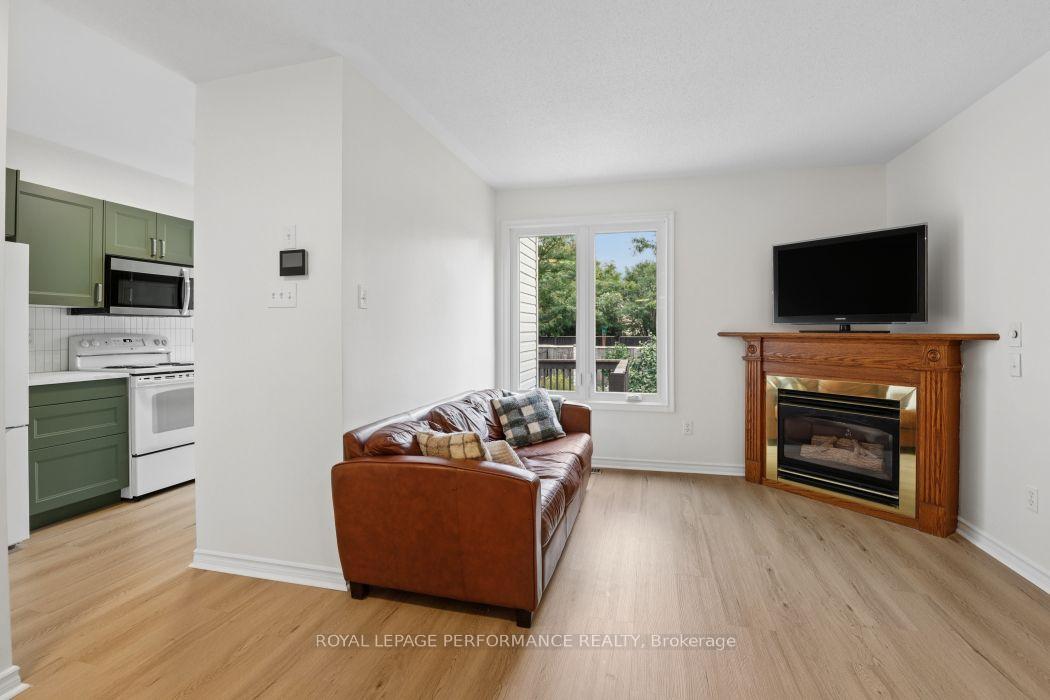 Photo 9 of 1887 Hennessy Crescent, Ottawa, Fallingbrook/Gardenway South — HOMEH