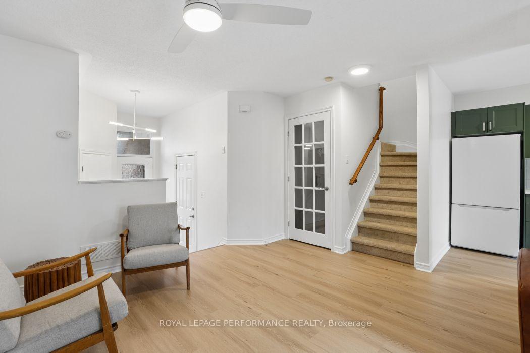 Photo 10 of 1887 Hennessy Crescent, Ottawa, Fallingbrook/Gardenway South — HOMEH