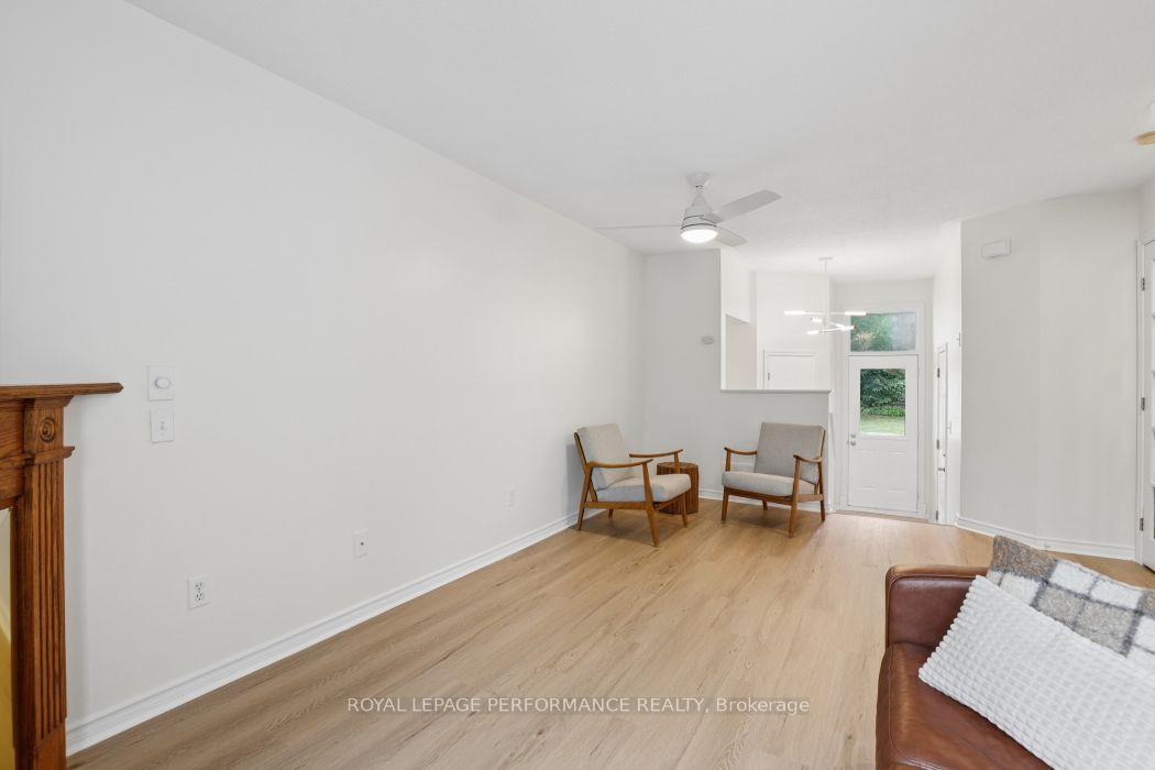 Photo 11 of 1887 Hennessy Crescent, Ottawa, Fallingbrook/Gardenway South — HOMEH