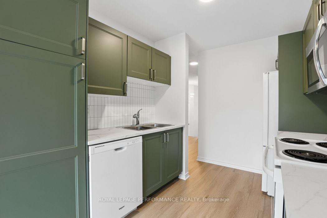 Photo 17 of 1887 Hennessy Crescent, Ottawa, Fallingbrook/Gardenway South — HOMEH