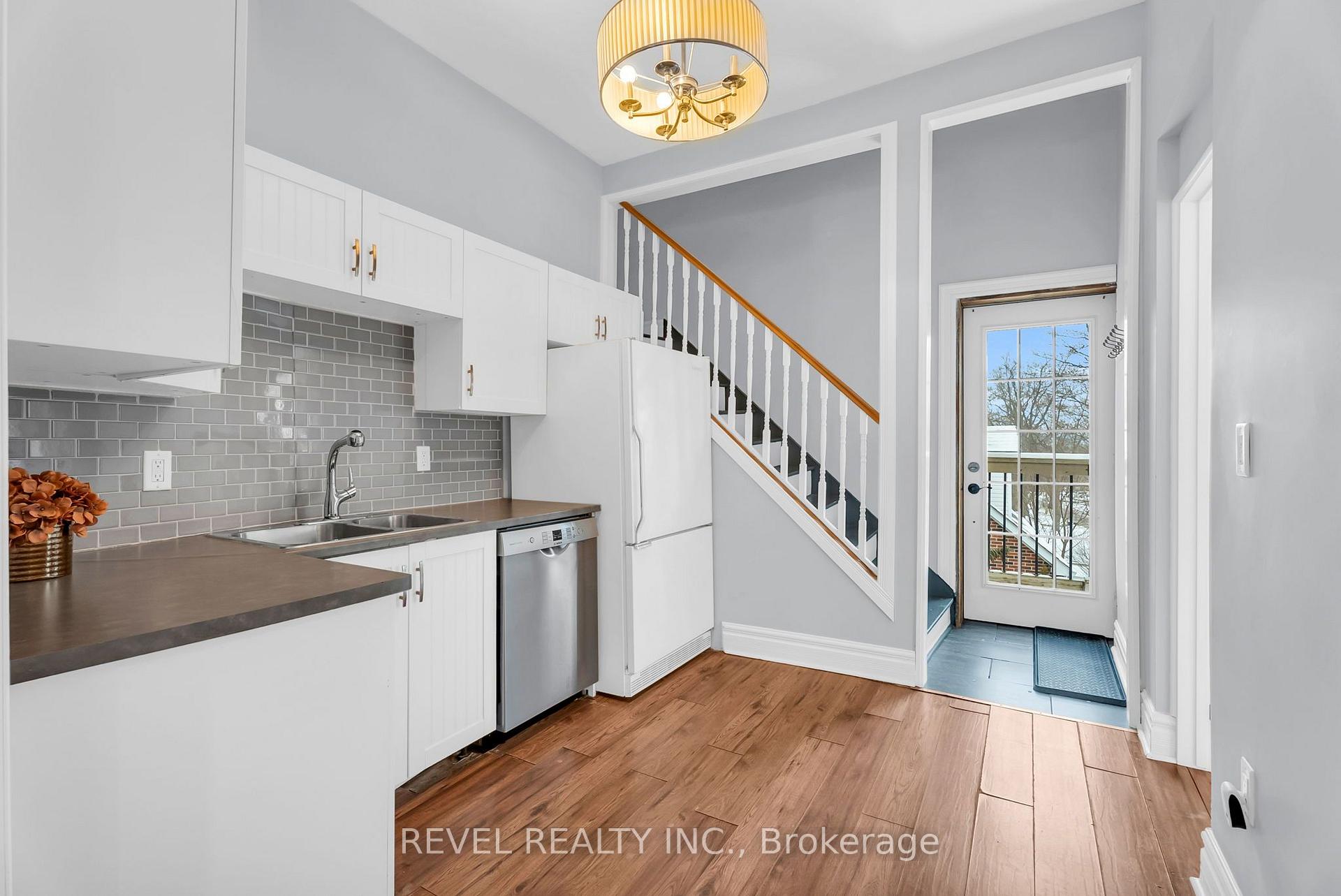 Photo 3 of 1 Third Avenue, Orangeville — HOMEH