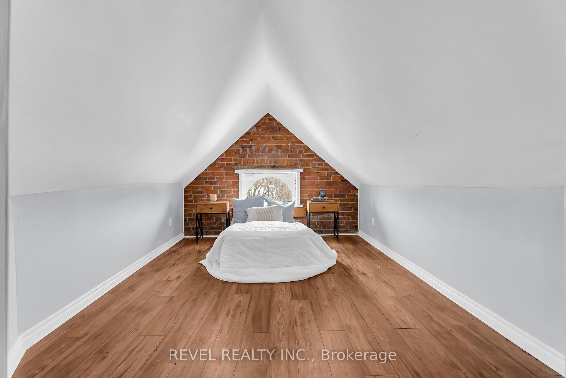 Photo 13 of 1 Third Avenue, Orangeville — HOMEH