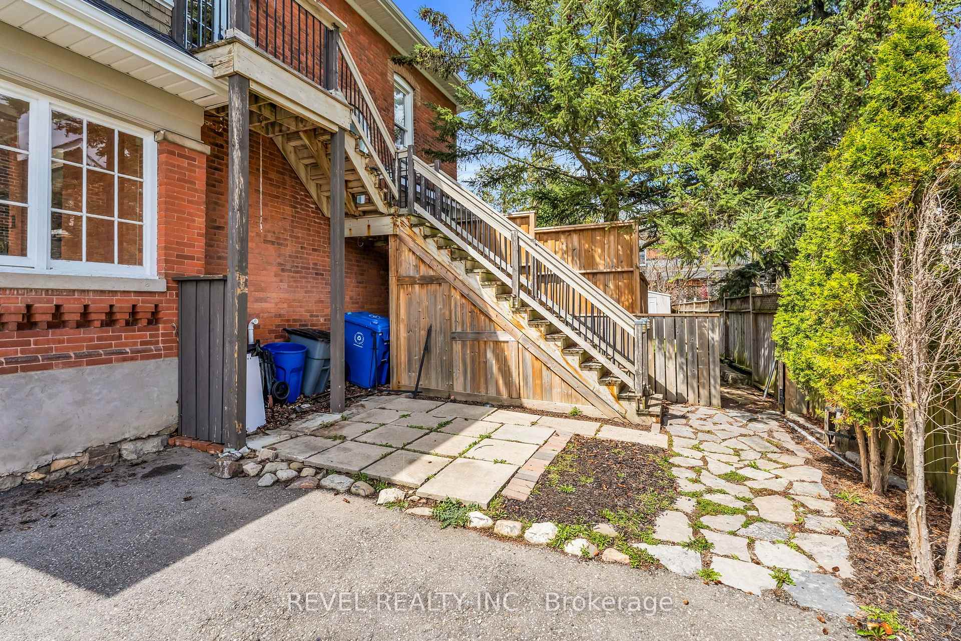 Photo 14 of 1 Third Avenue, Orangeville — HOMEH