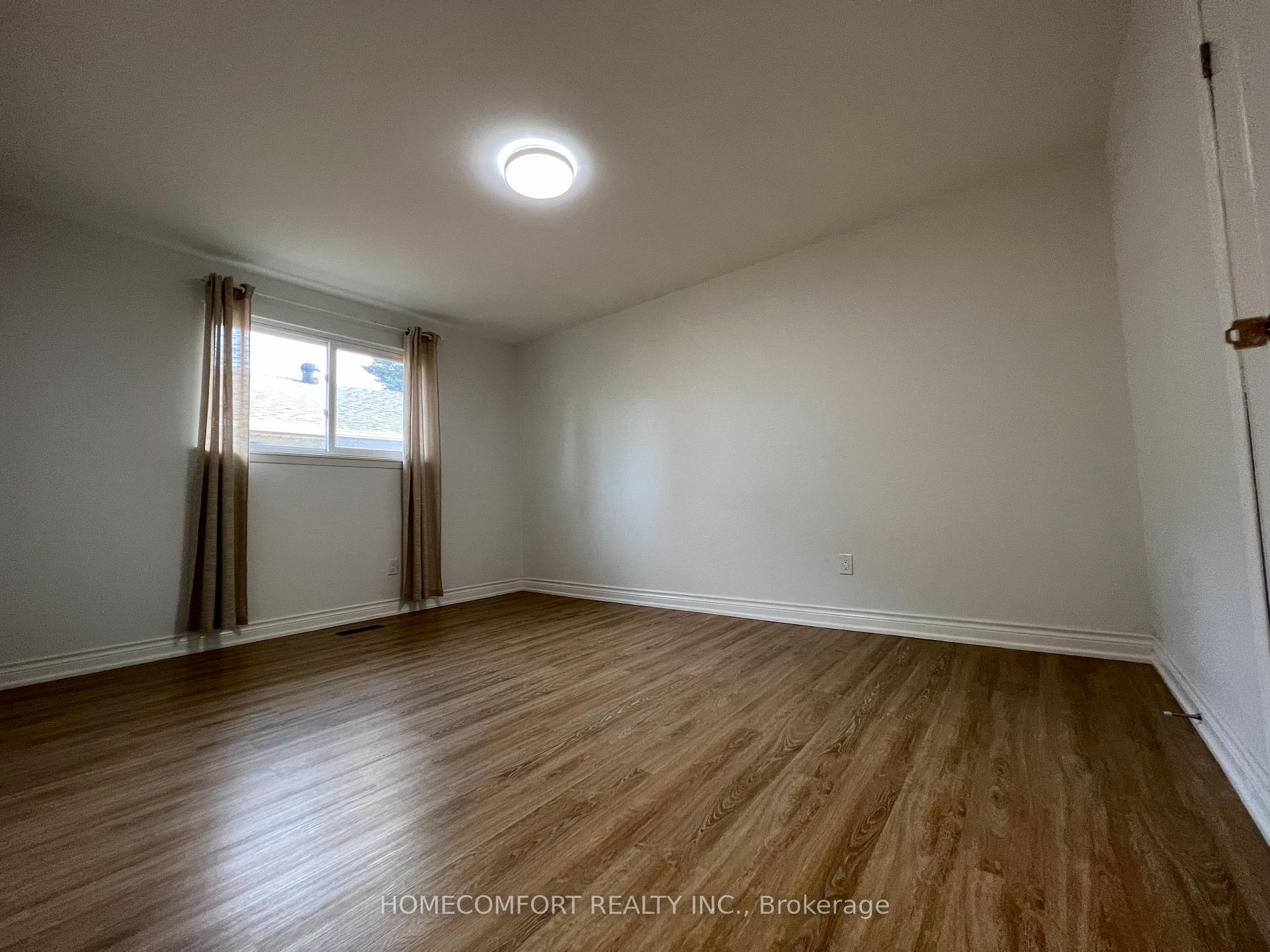 Photo 8 of 32 Eaglewing (main ) Court, Scarborough, Morningside — HOMEH