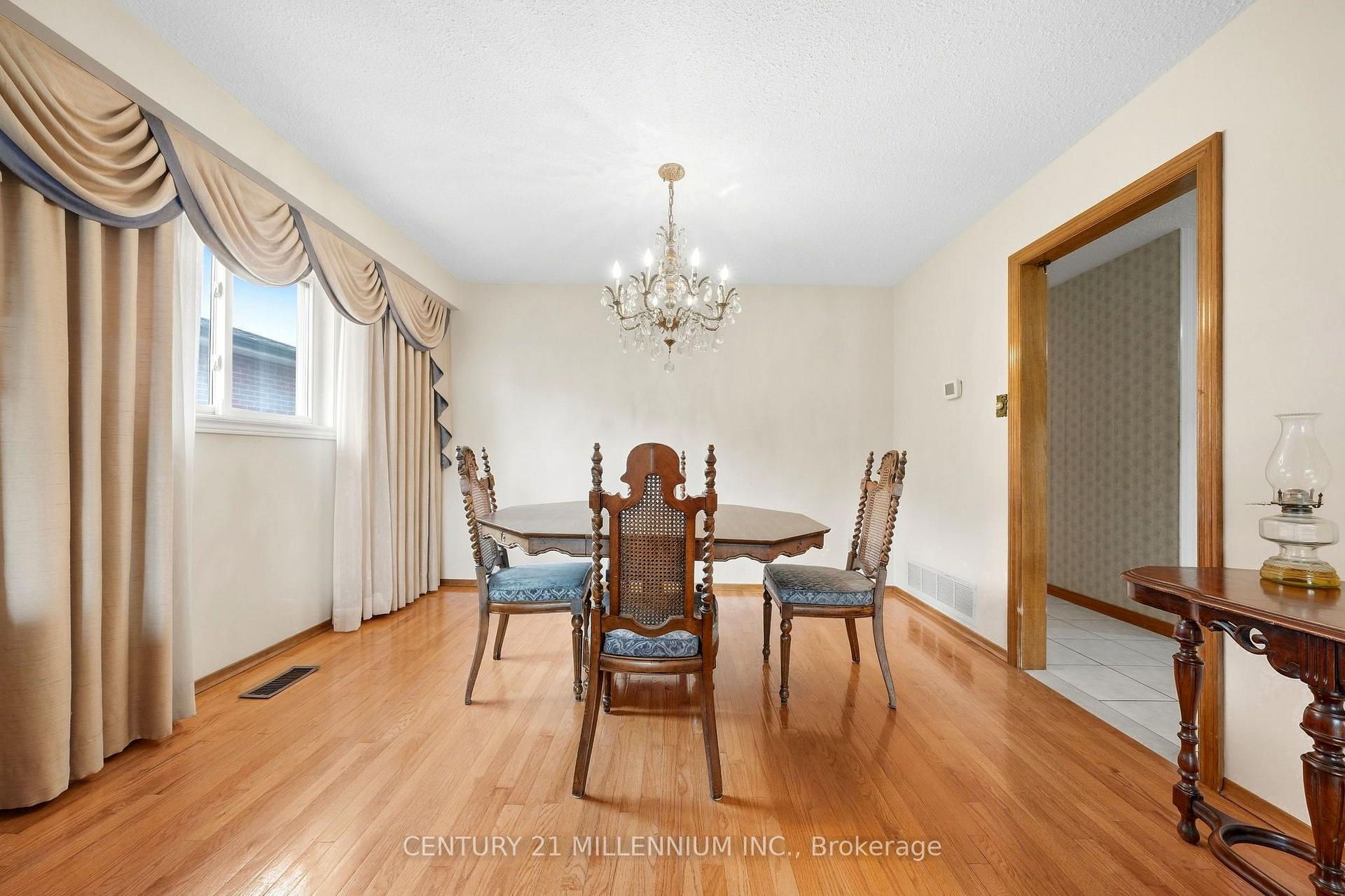 Photo 8 of 16 Jardine Street, Brampton, Northgate — HOMEH
