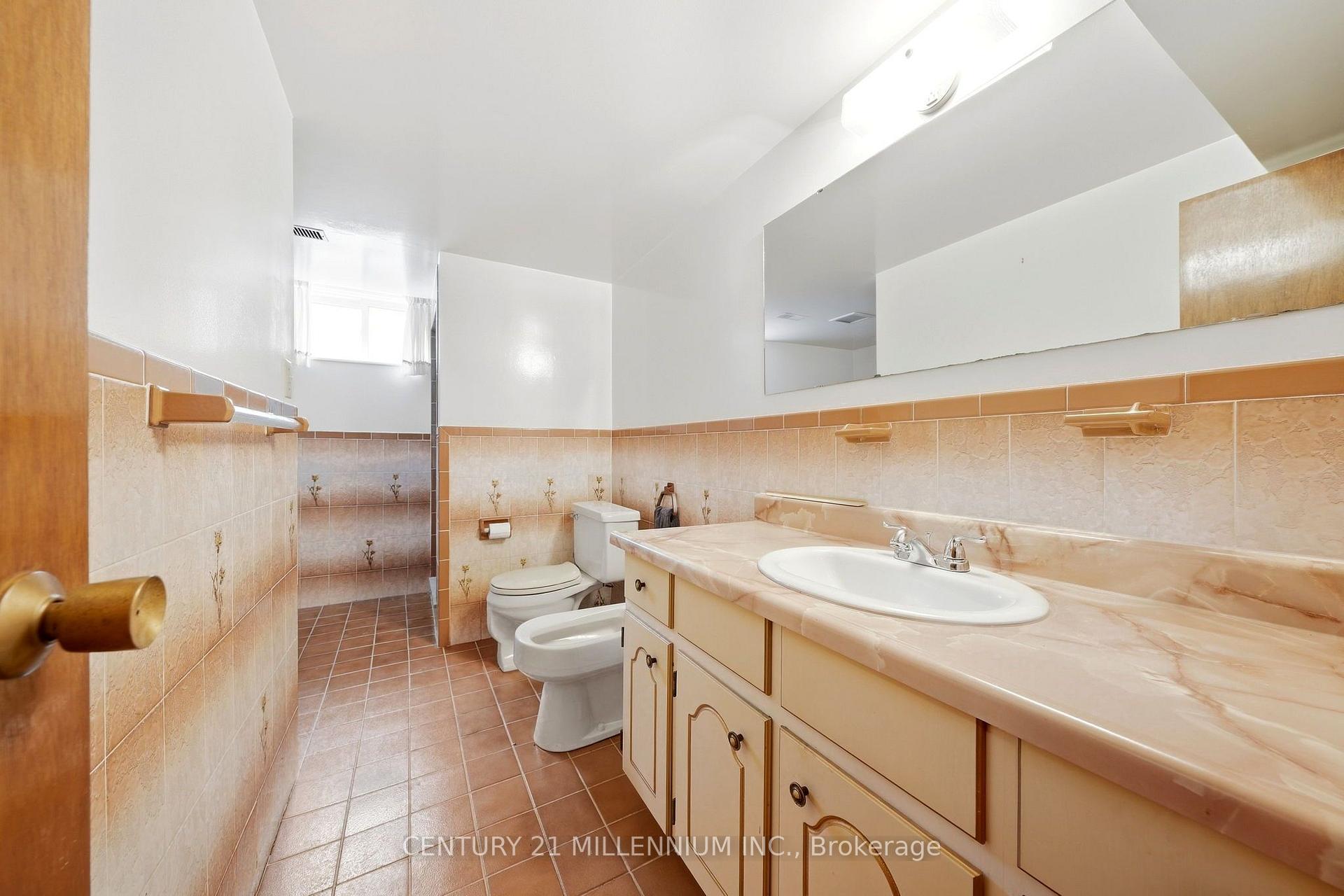 Photo 17 of 16 Jardine Street, Brampton, Northgate — HOMEH
