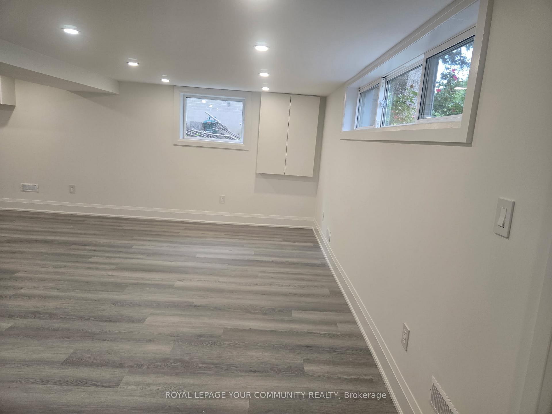 Photo 1 of 19 Beaverton Road S, Richmond Hill, Crosby — HOMEH